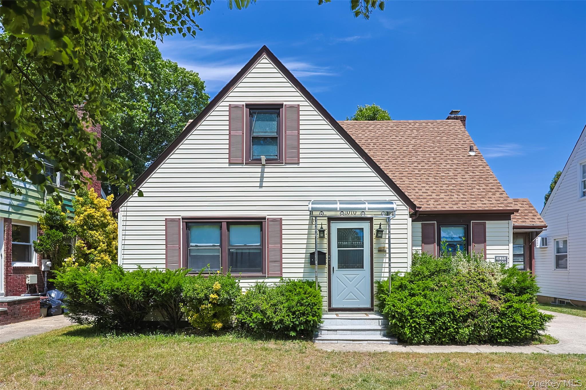 1010 Polk Avenue Property Photo 1