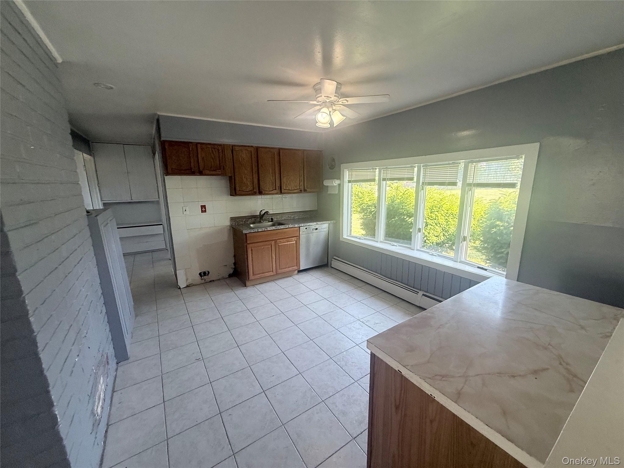 143 Red Maple Drive Property Photo 6