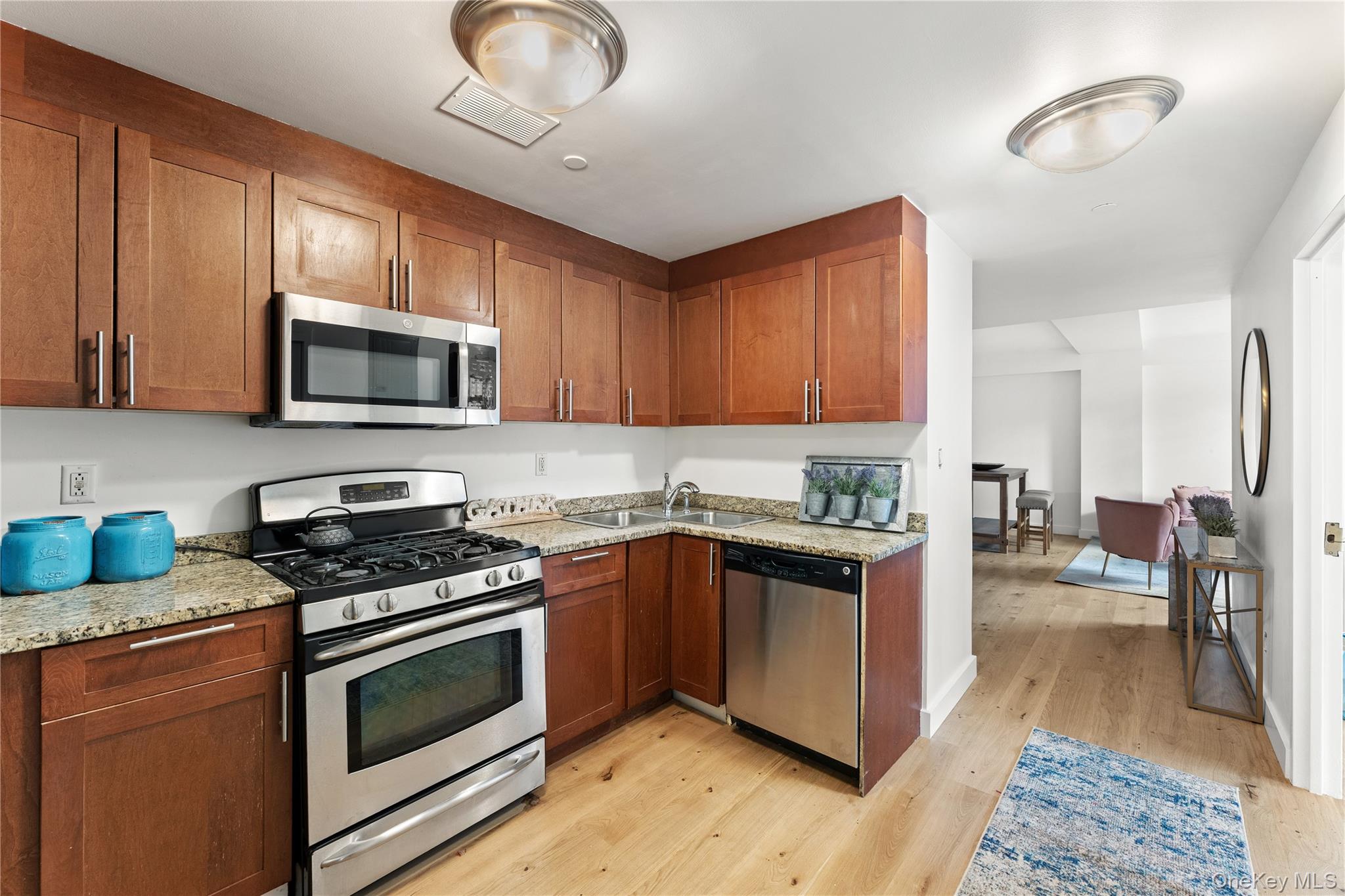 3536 Cambridge Avenue 2a Property Photo 6