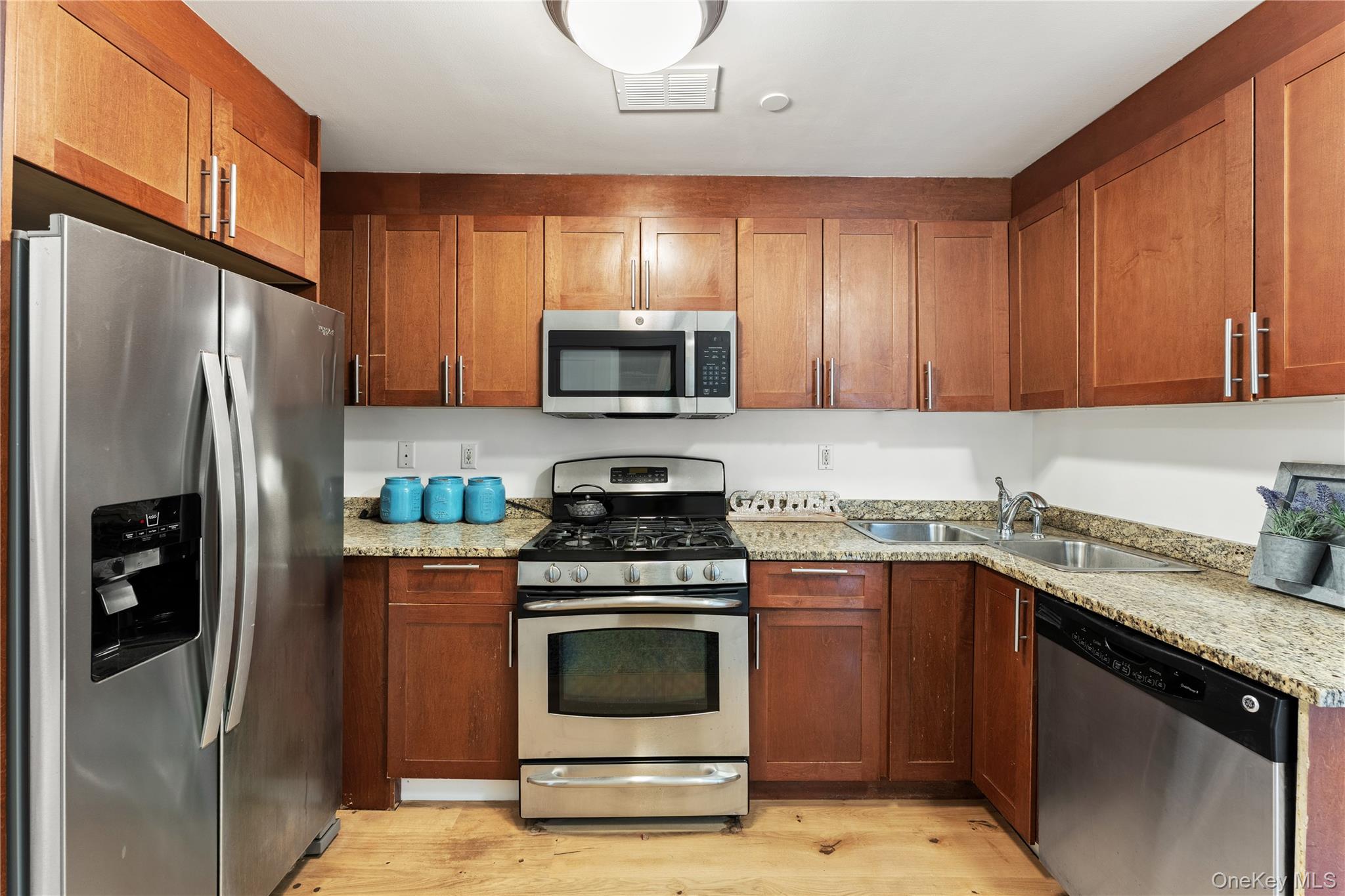 3536 Cambridge Avenue 2a Property Photo 7