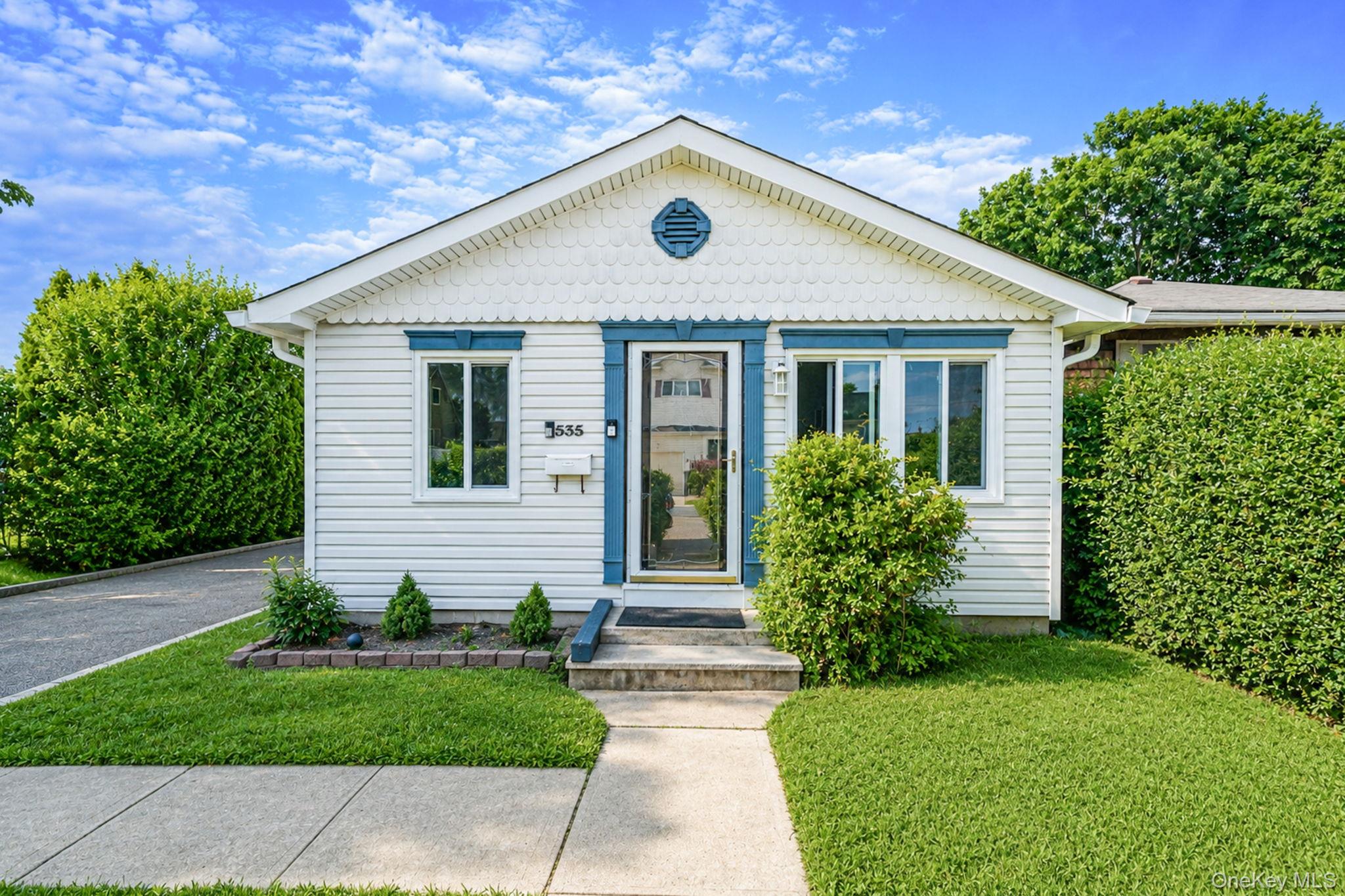 535 Outlook Avenue Property Photo 1