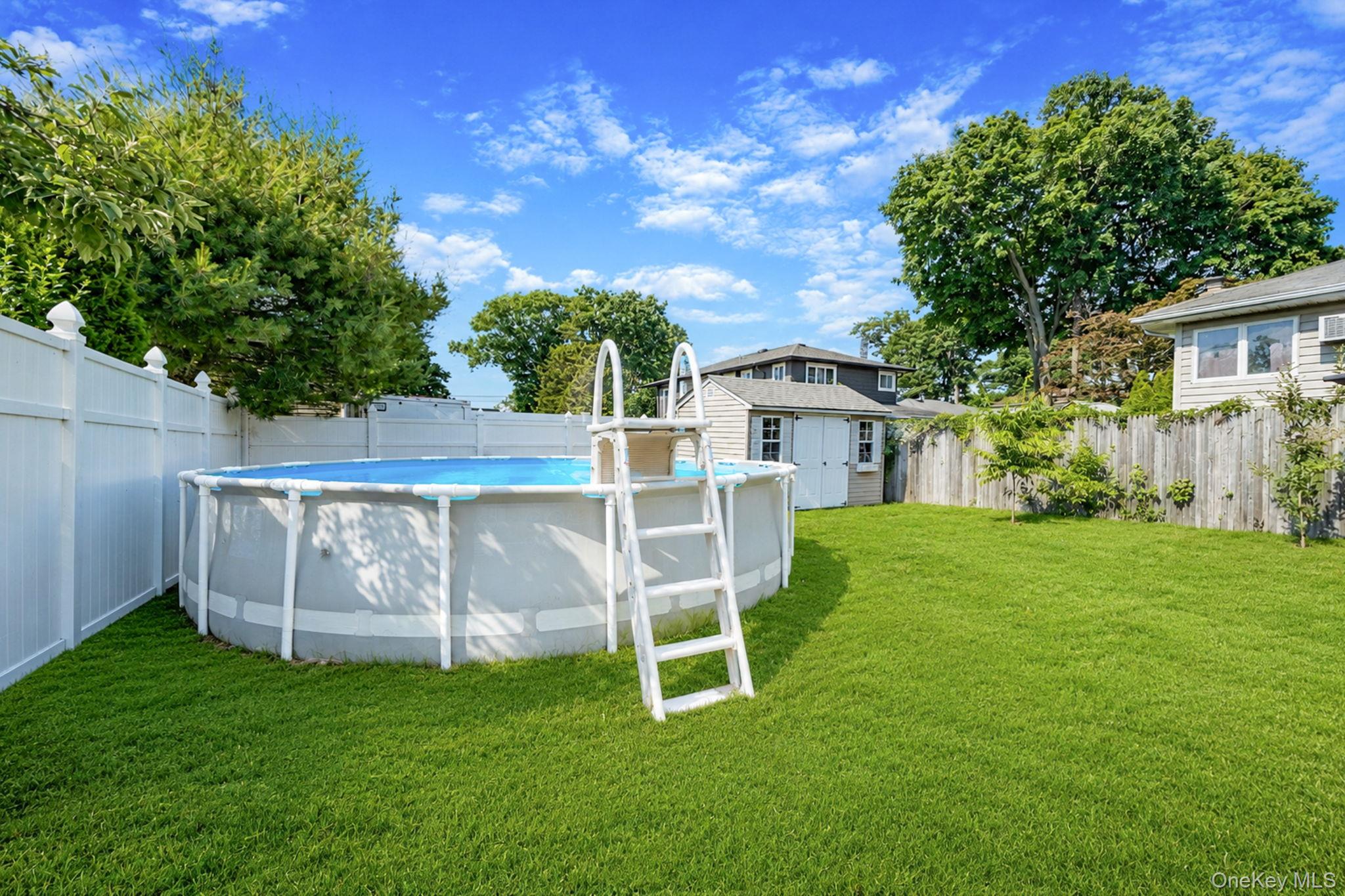 535 Outlook Avenue Property Photo 4