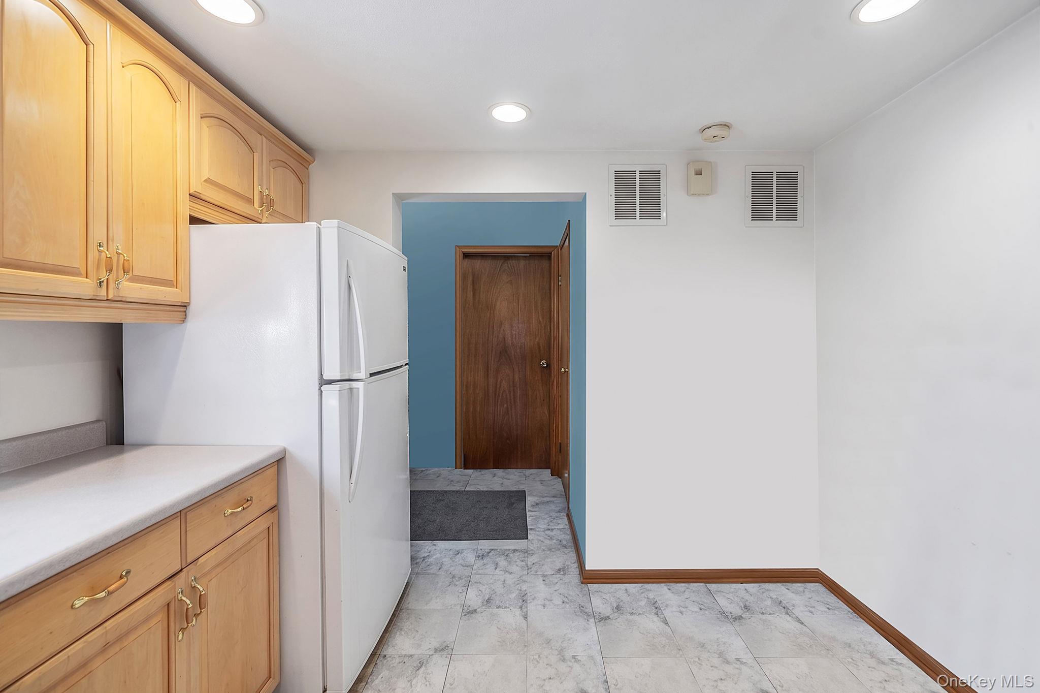 535 Outlook Avenue Property Photo 9