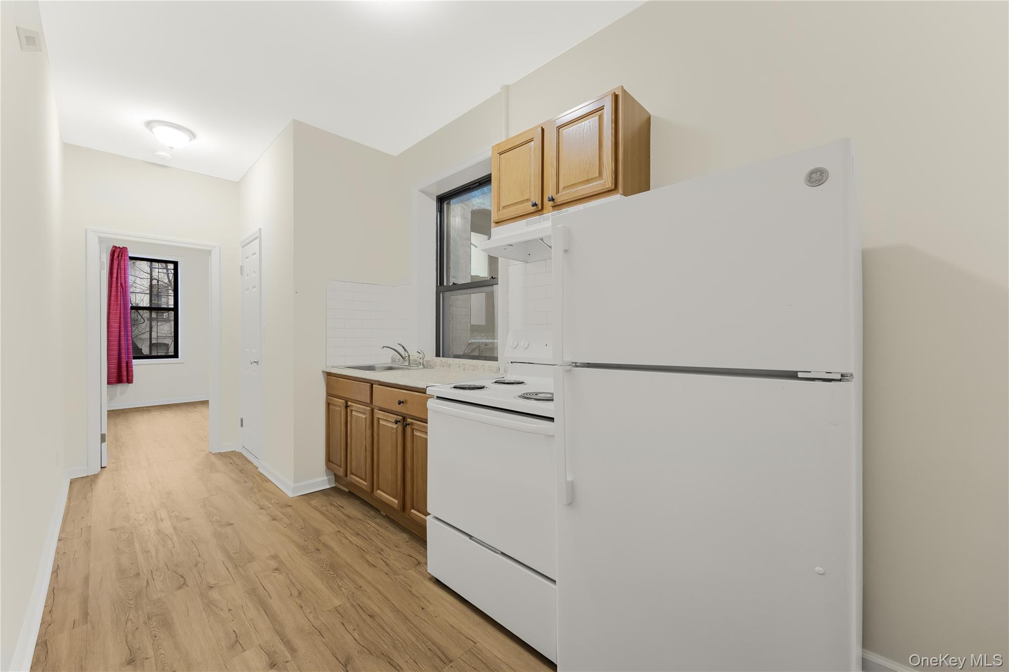 409 Suydam Street Property Photo 4