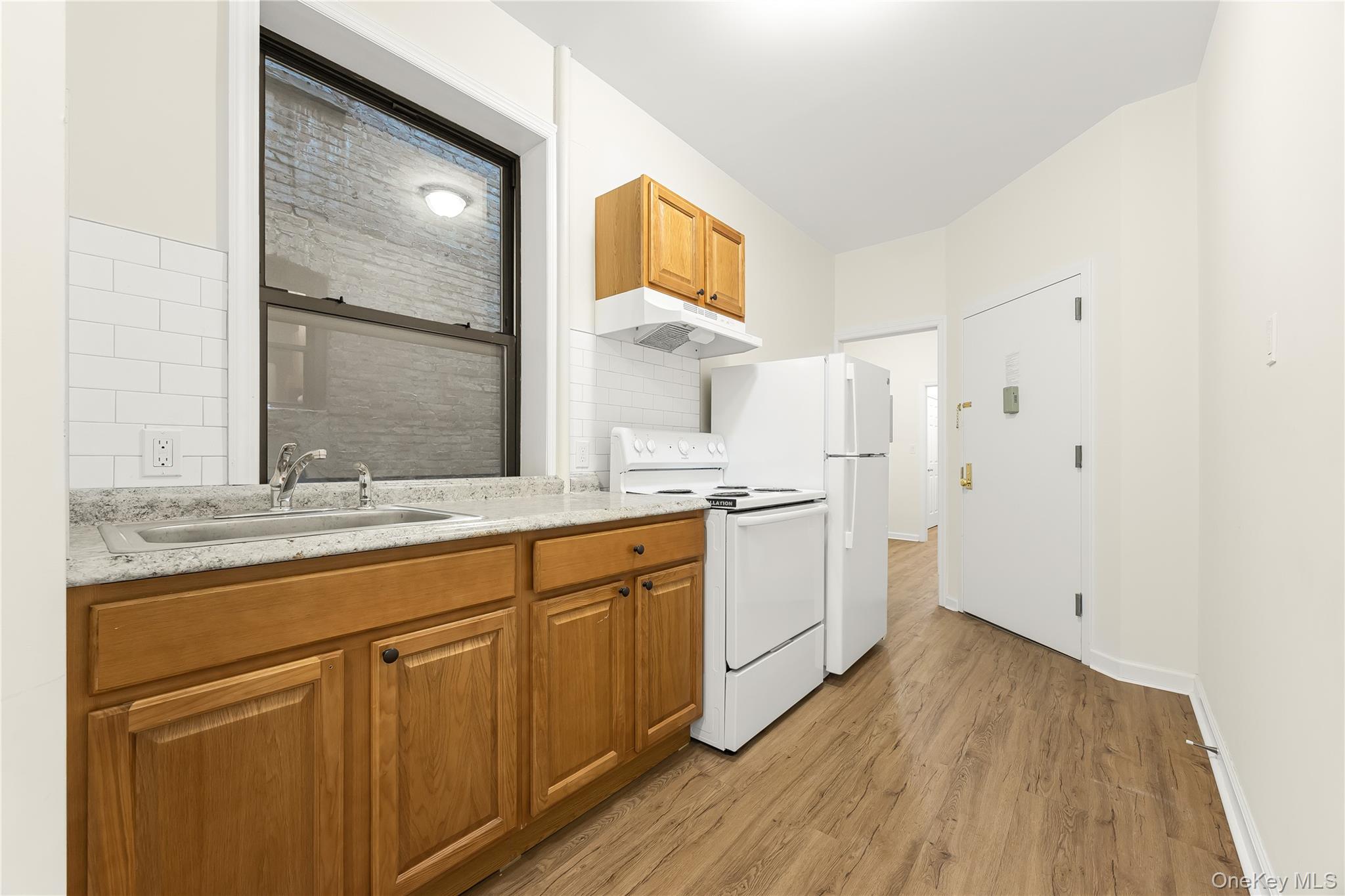 409 Suydam Street Property Photo 5