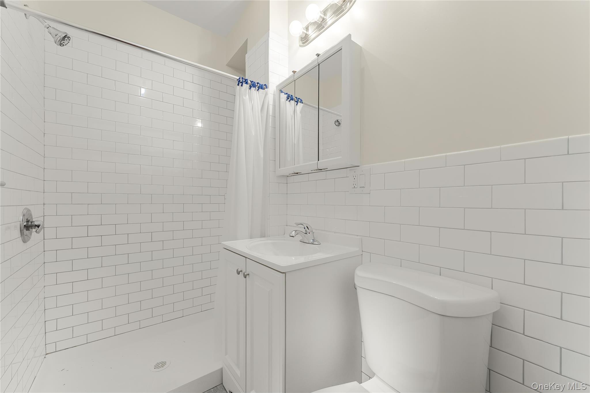 409 Suydam Street Property Photo 6