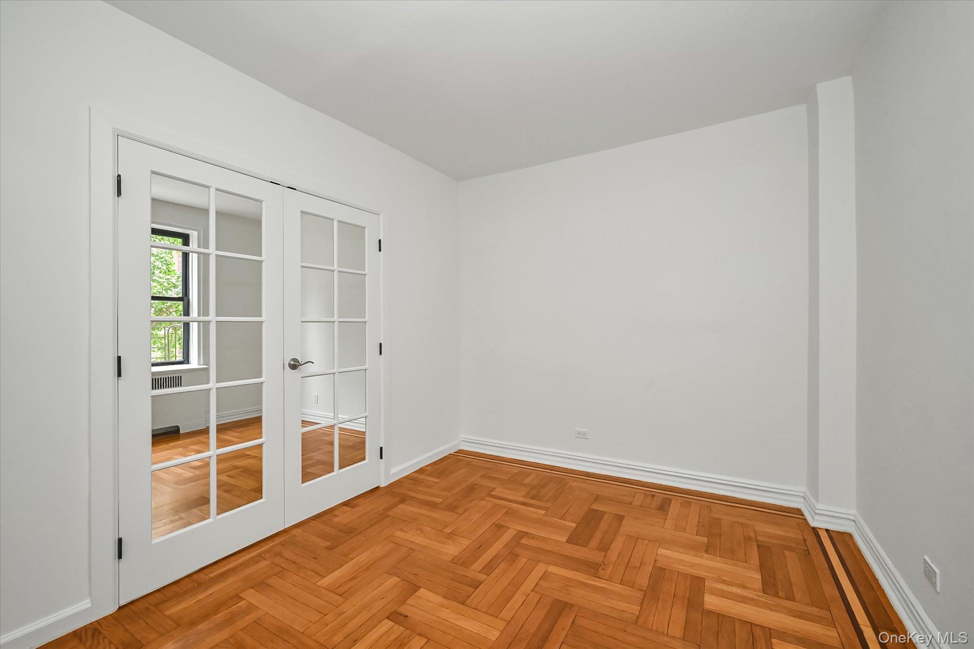2685 Creston Avenue 3-h Property Photo 5