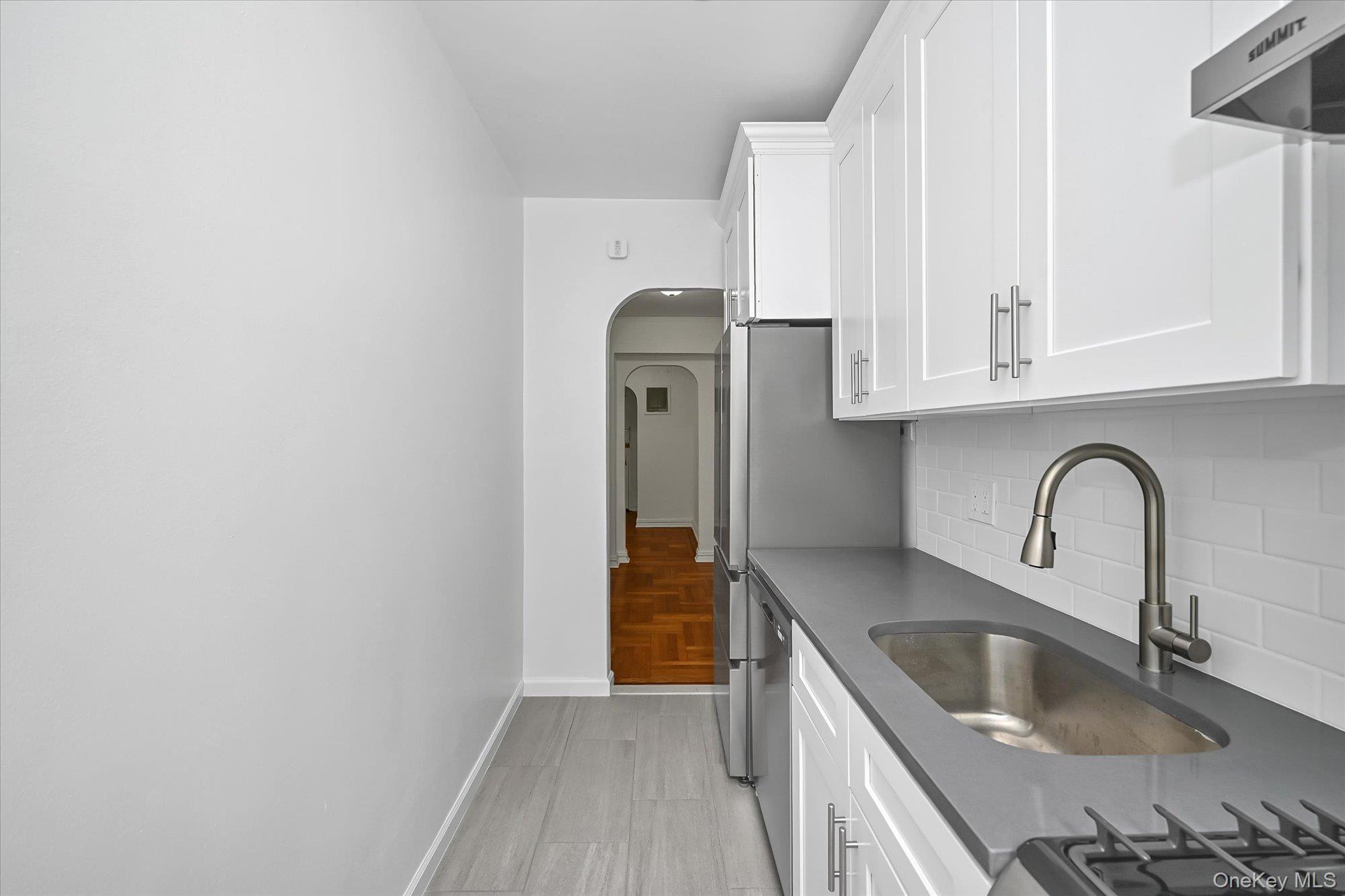 2685 Creston Avenue 3-h Property Photo 10