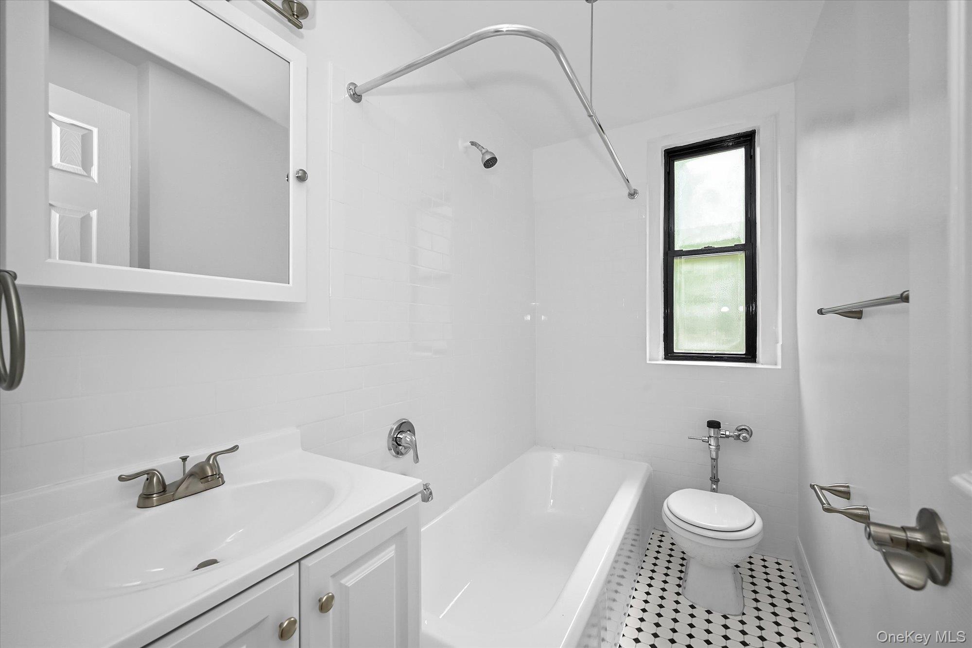 2685 Creston Avenue 3-h Property Photo 13
