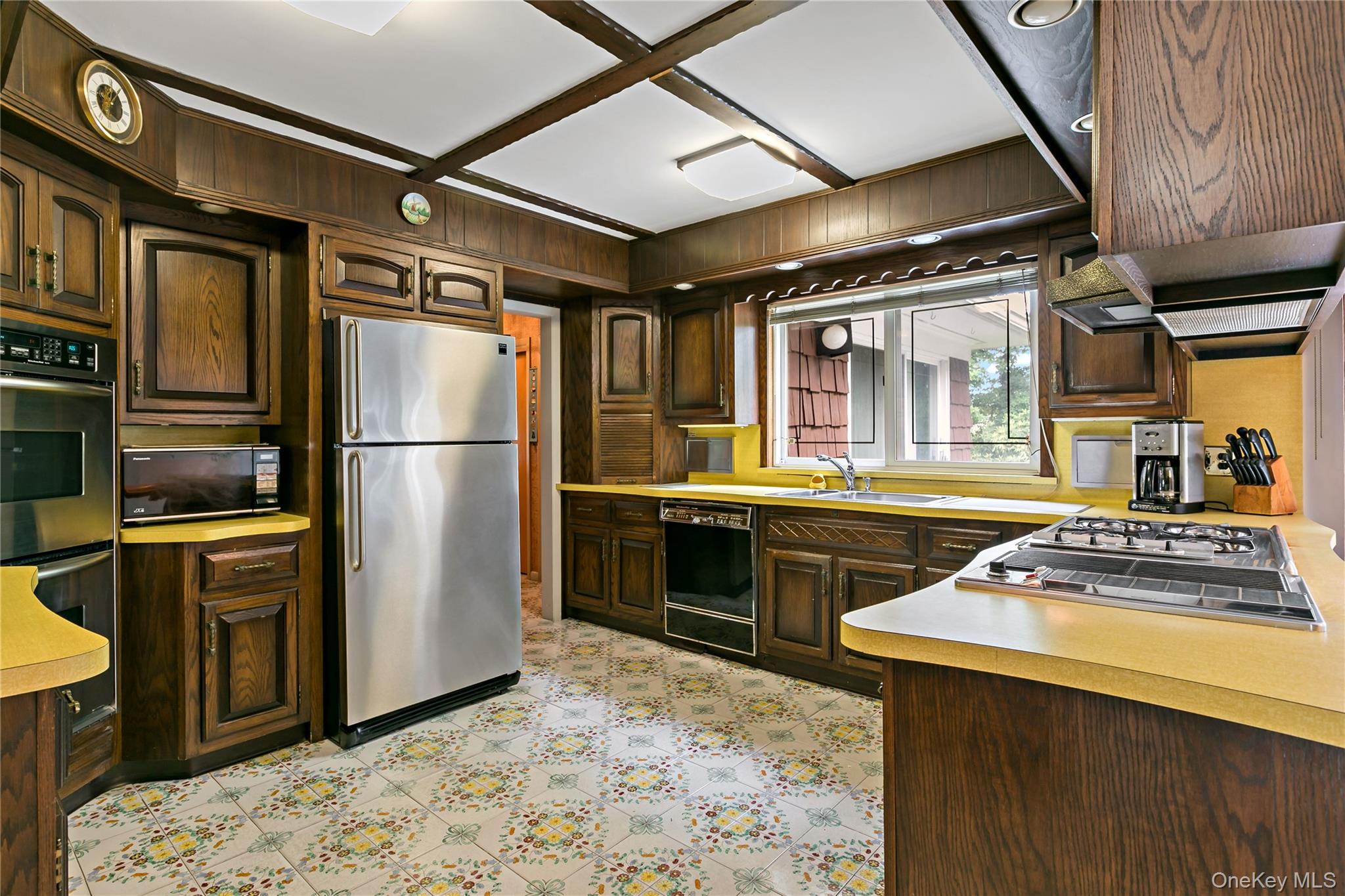 16 Meadow Road Property Photo 11