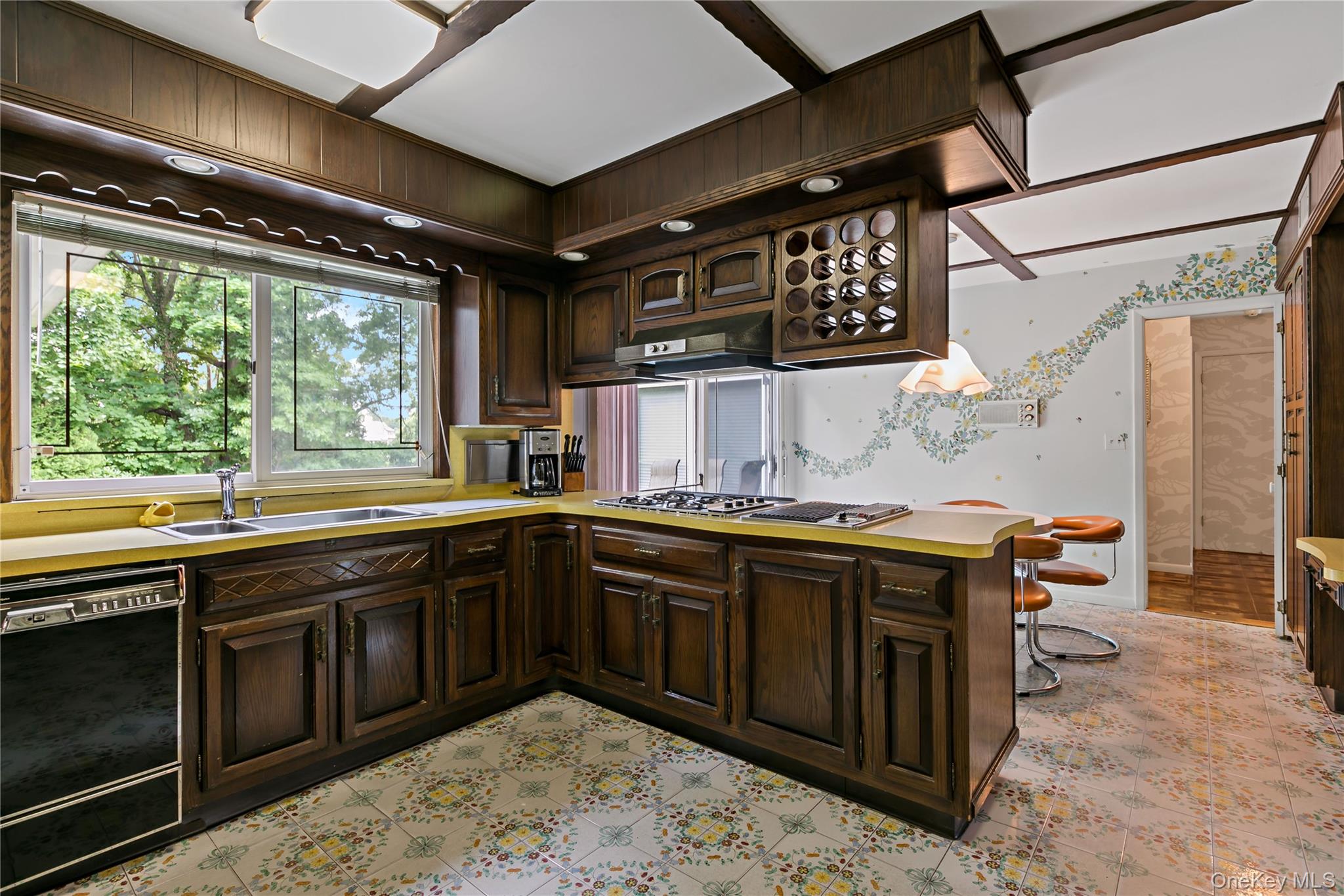 16 Meadow Road Property Photo 12