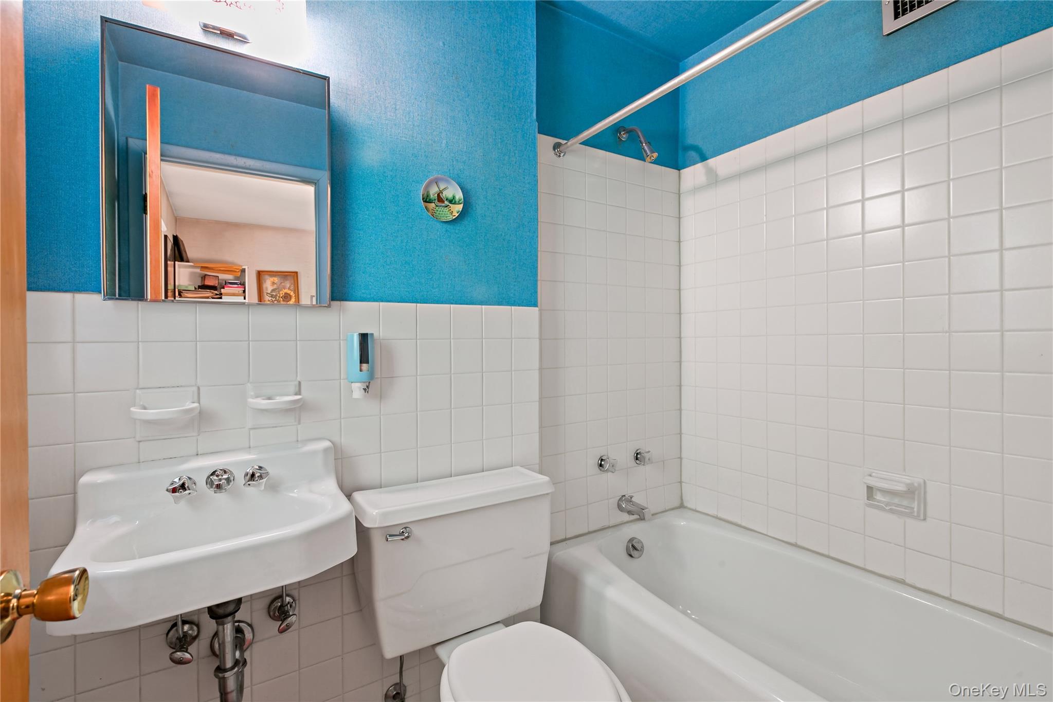 16 Meadow Road Property Photo 15