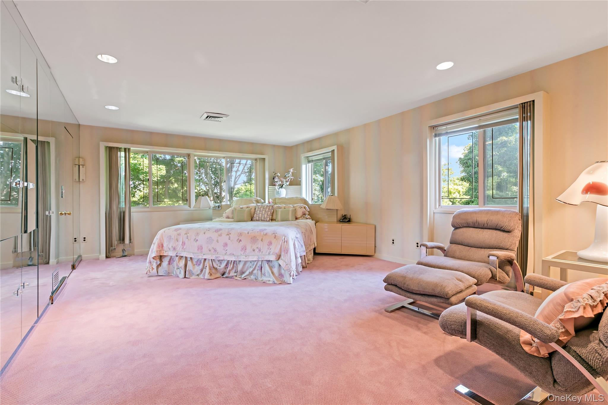 16 Meadow Road Property Photo 19