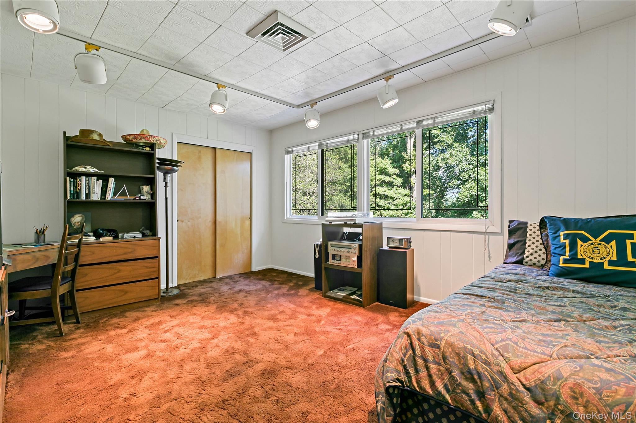 16 Meadow Road Property Photo 25