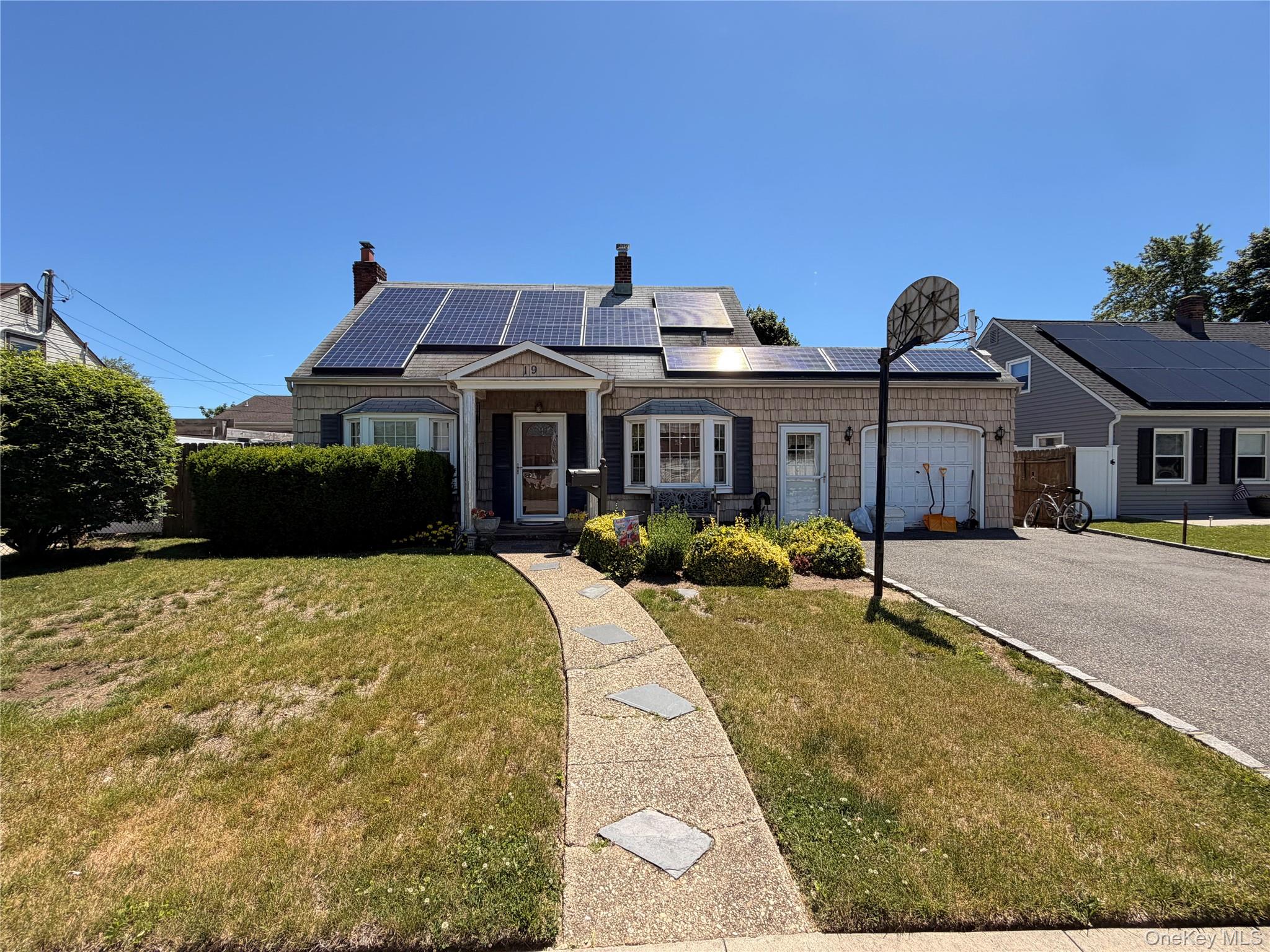 19 Surrey Lane Property Photo 1