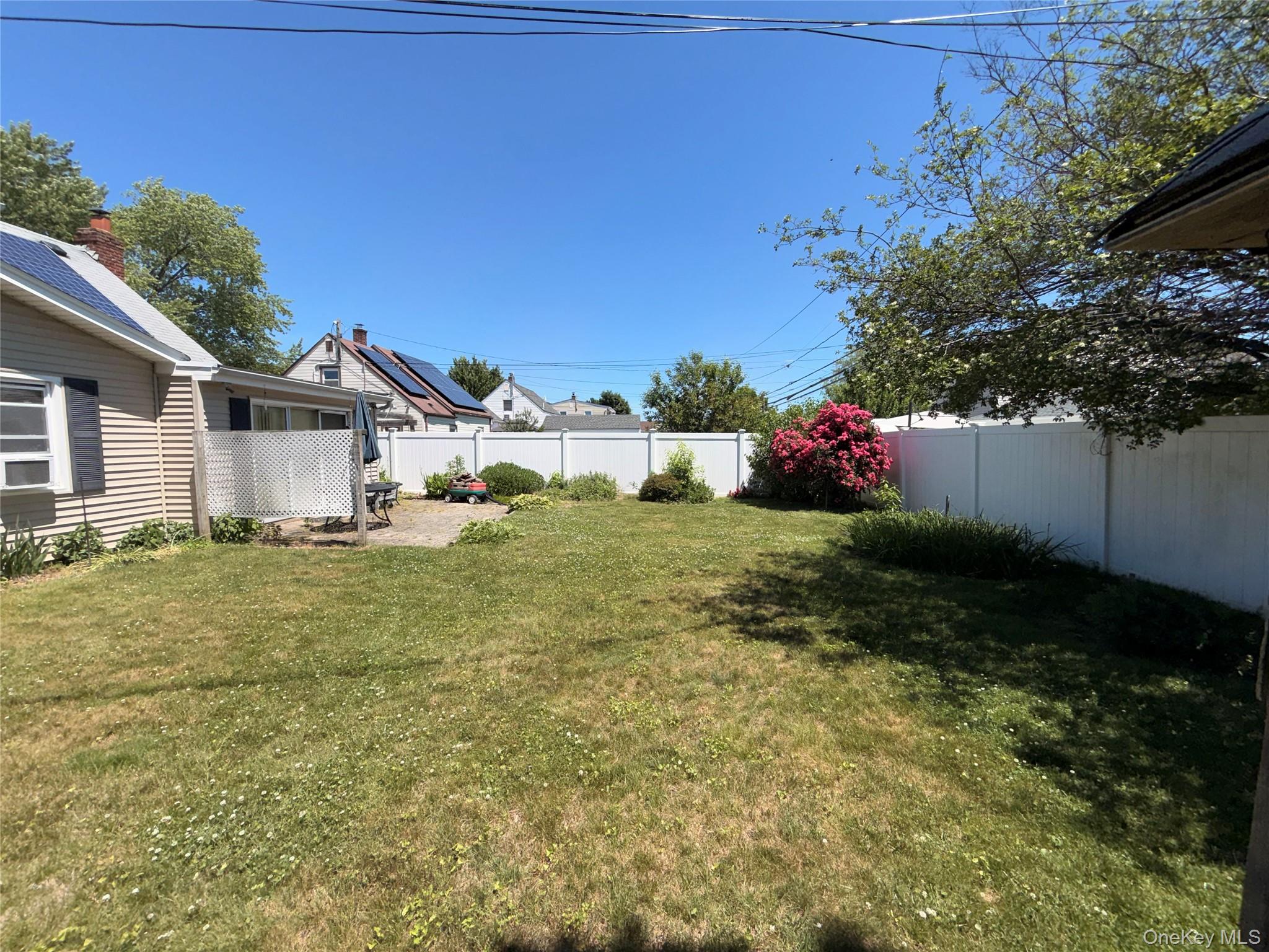 19 Surrey Lane Property Photo 4