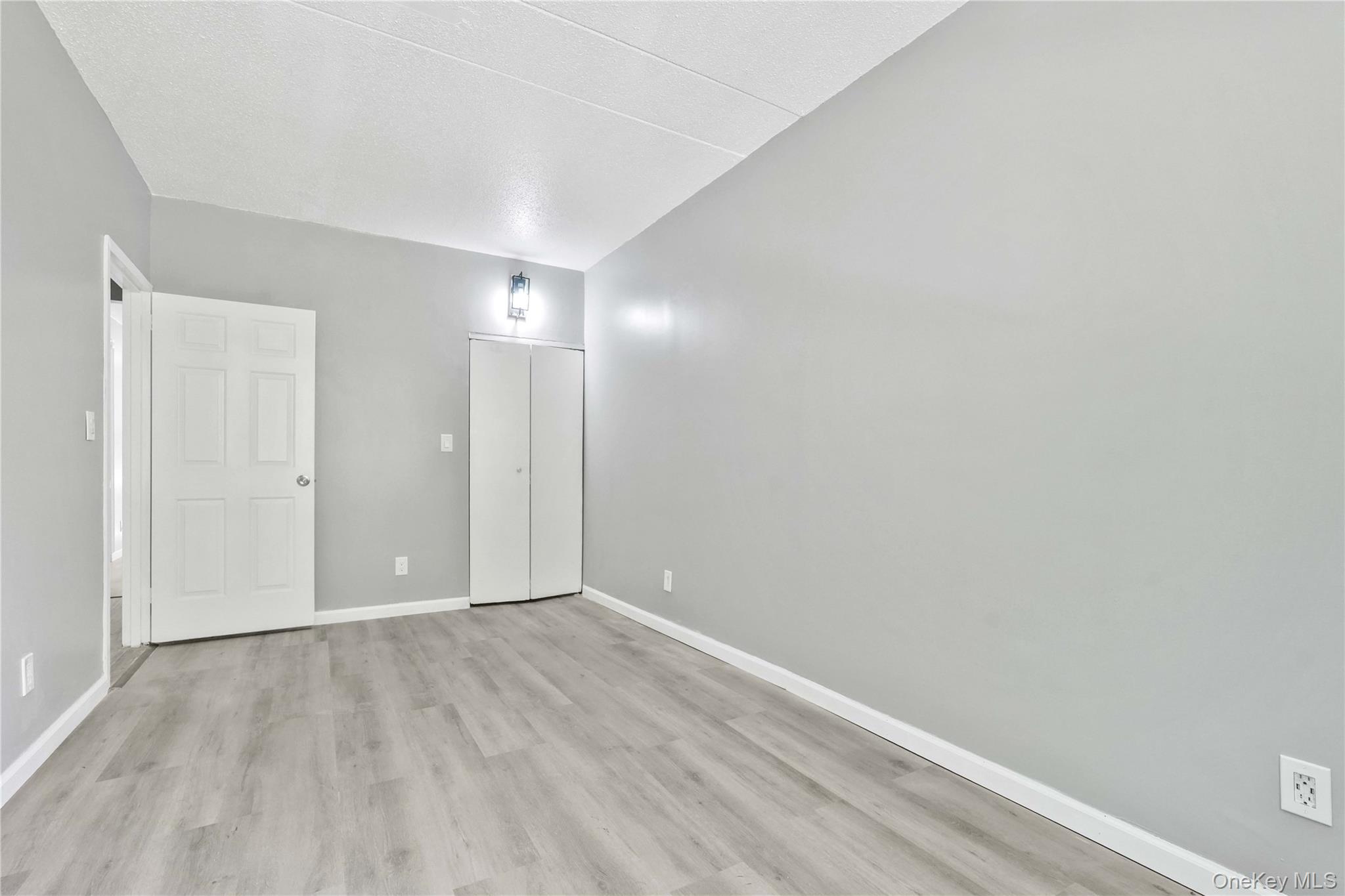 524 E 159th Street 2c Property Photo 3