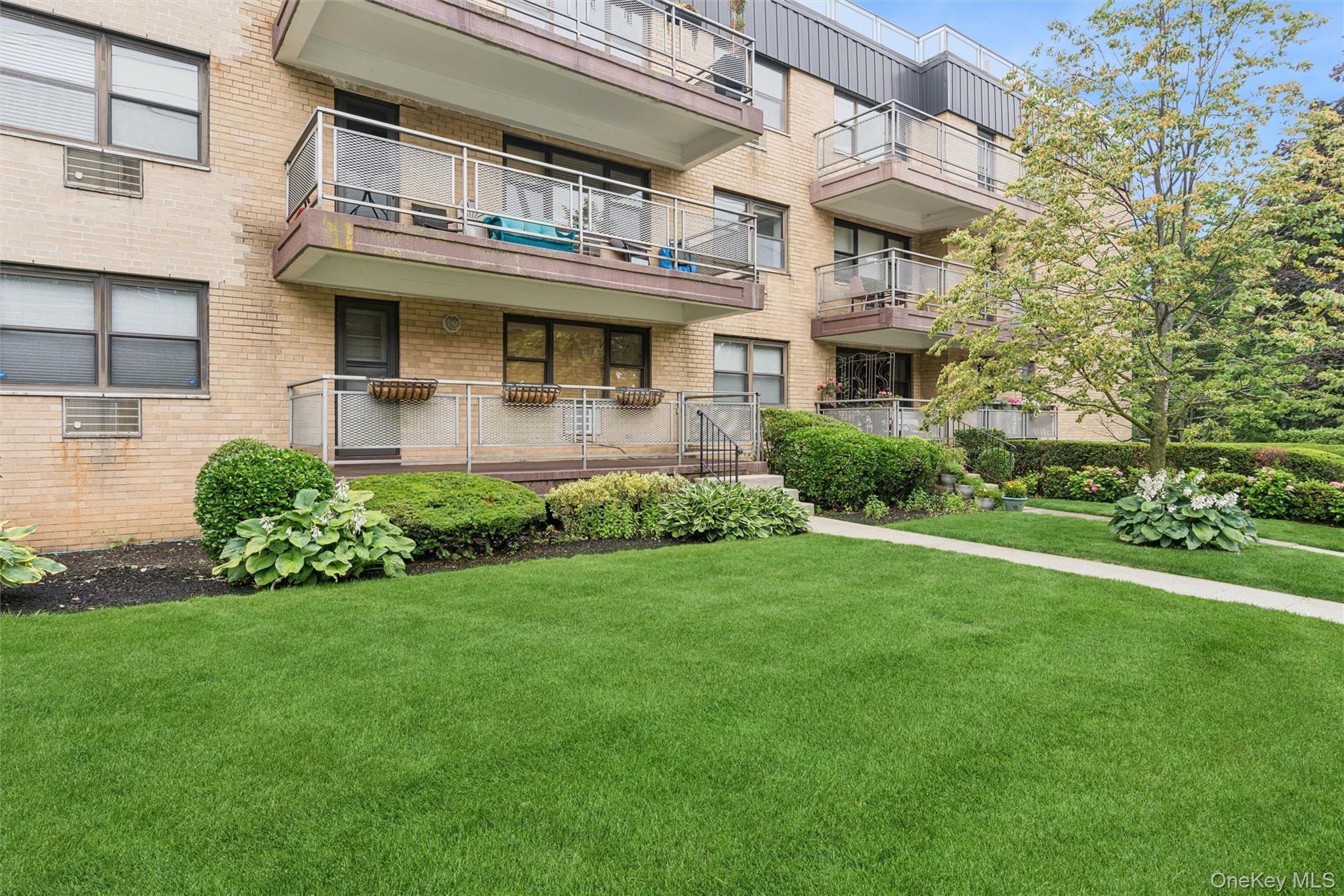 40 Stoner Avenue 1r Property Photo 4