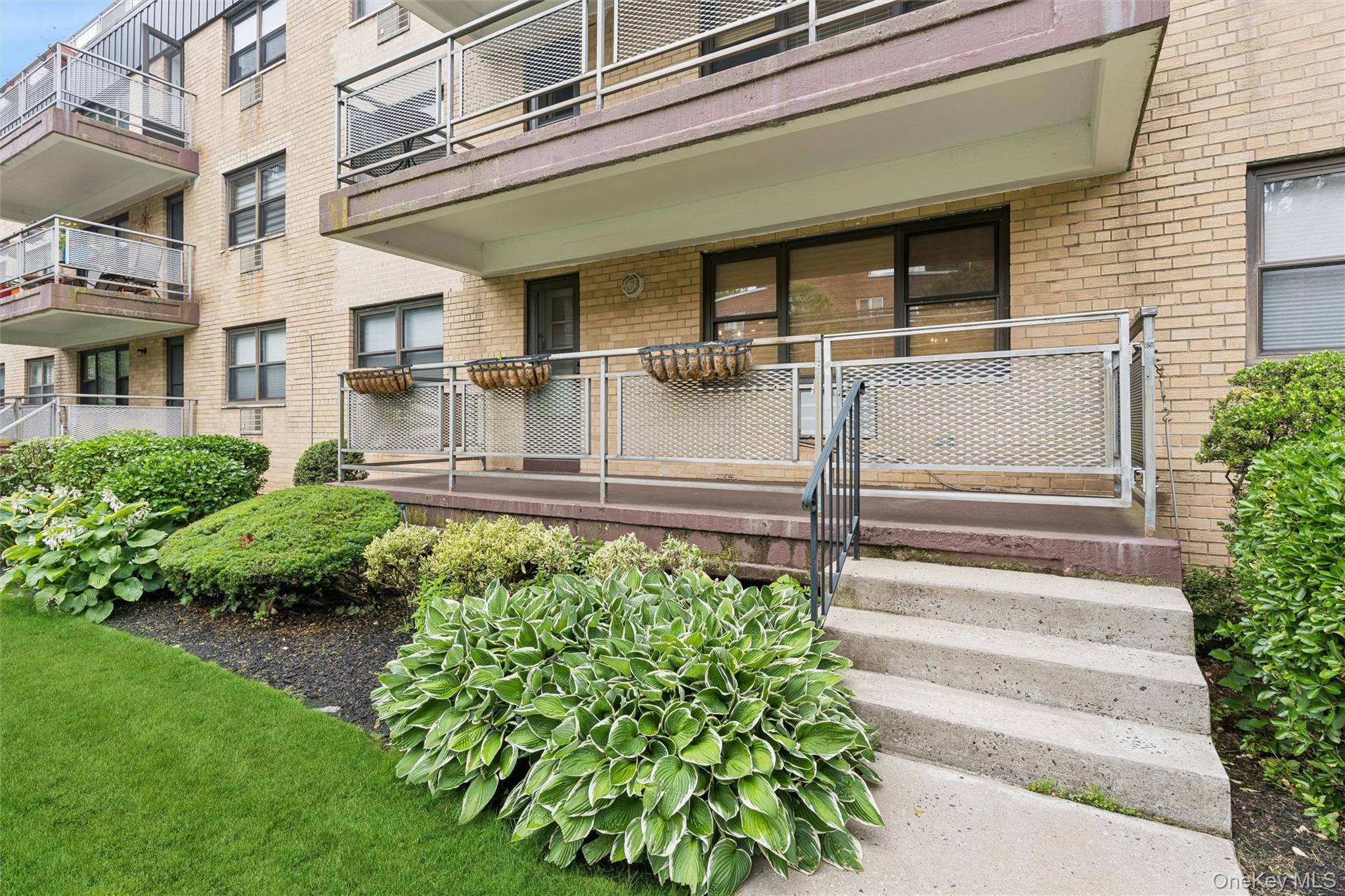 40 Stoner Avenue 1r Property Photo 5