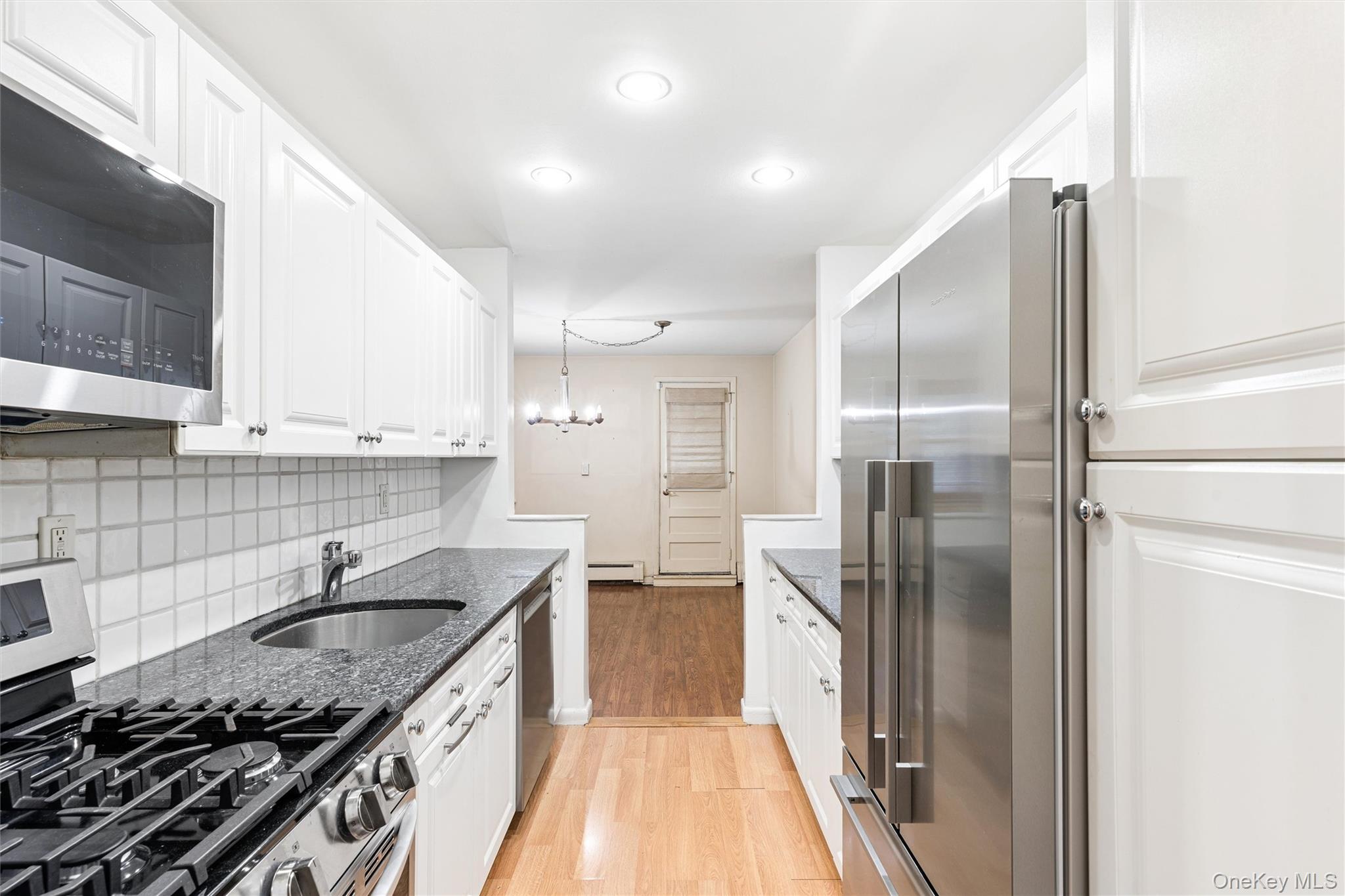 40 Stoner Avenue 1r Property Photo 8
