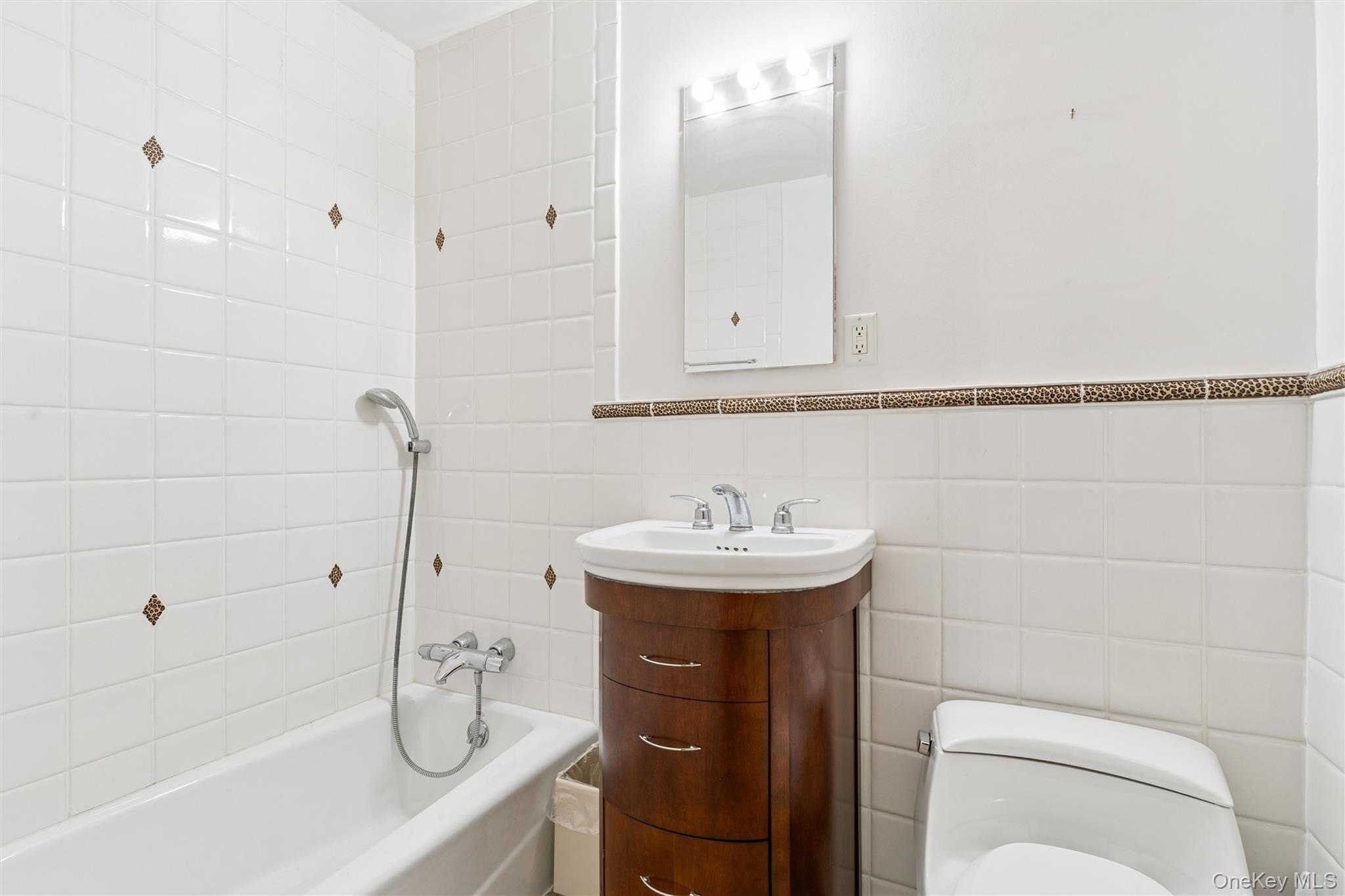 40 Stoner Avenue 1r Property Photo 11