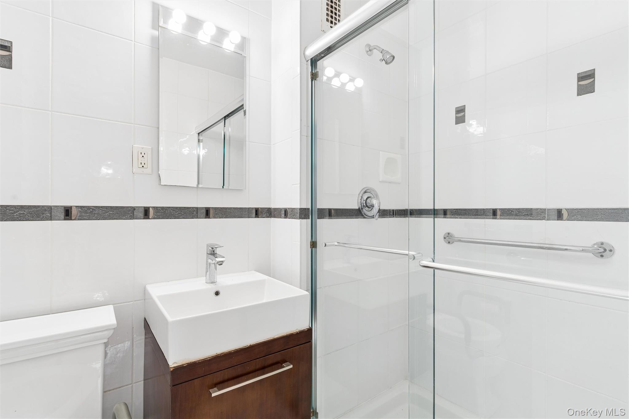 40 Stoner Avenue 1r Property Photo 12