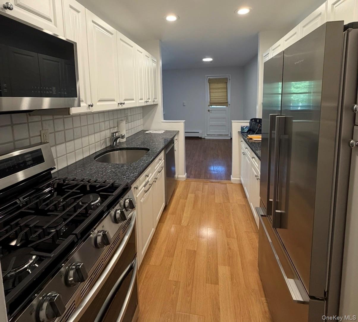 40 Stoner Avenue 1r Property Photo 22