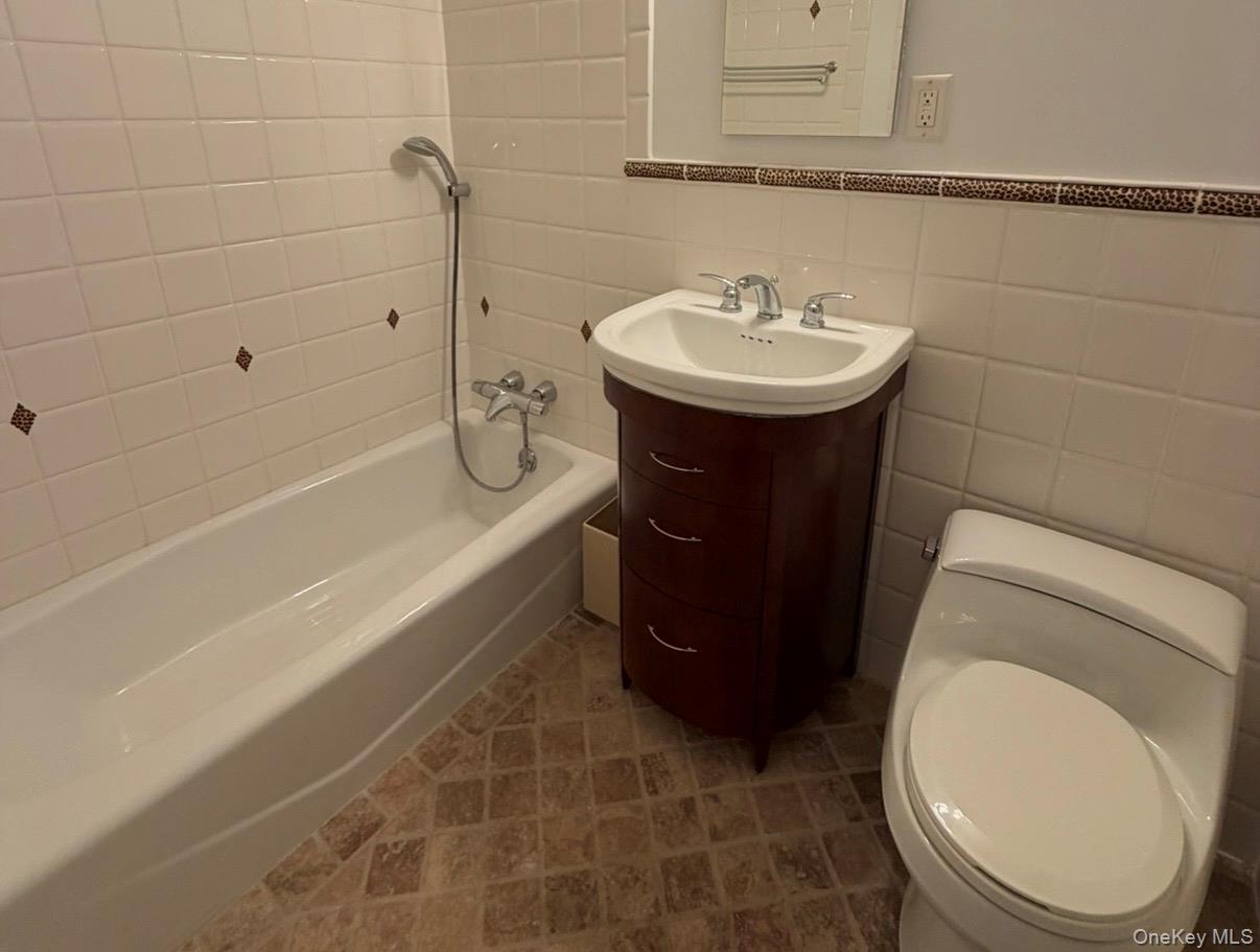 40 Stoner Avenue 1r Property Photo 24