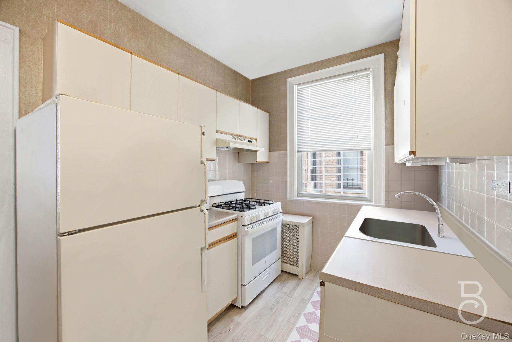 30-19 33rd Street Property Photo 22