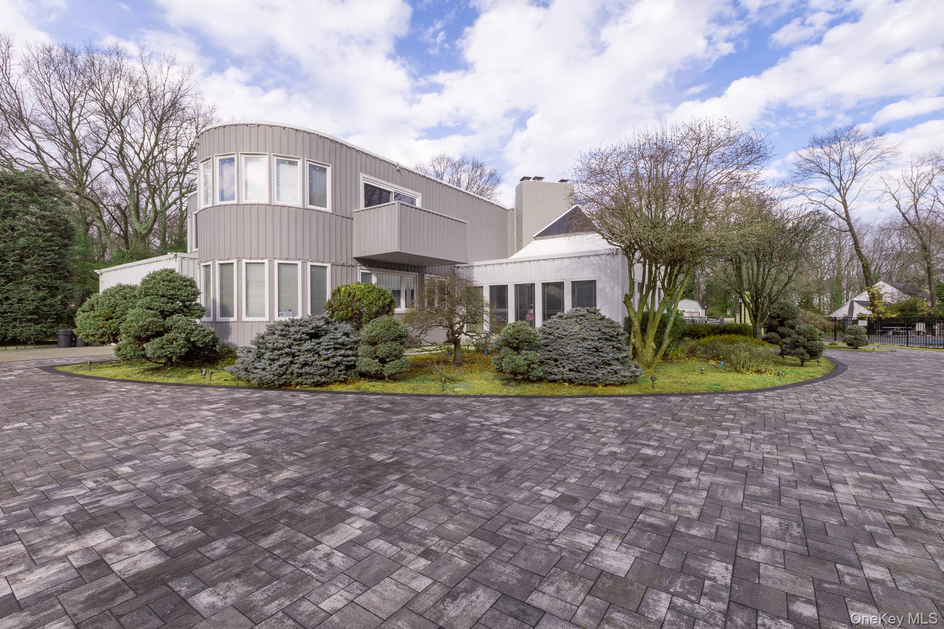 83 Cliff Road Property Photo 1