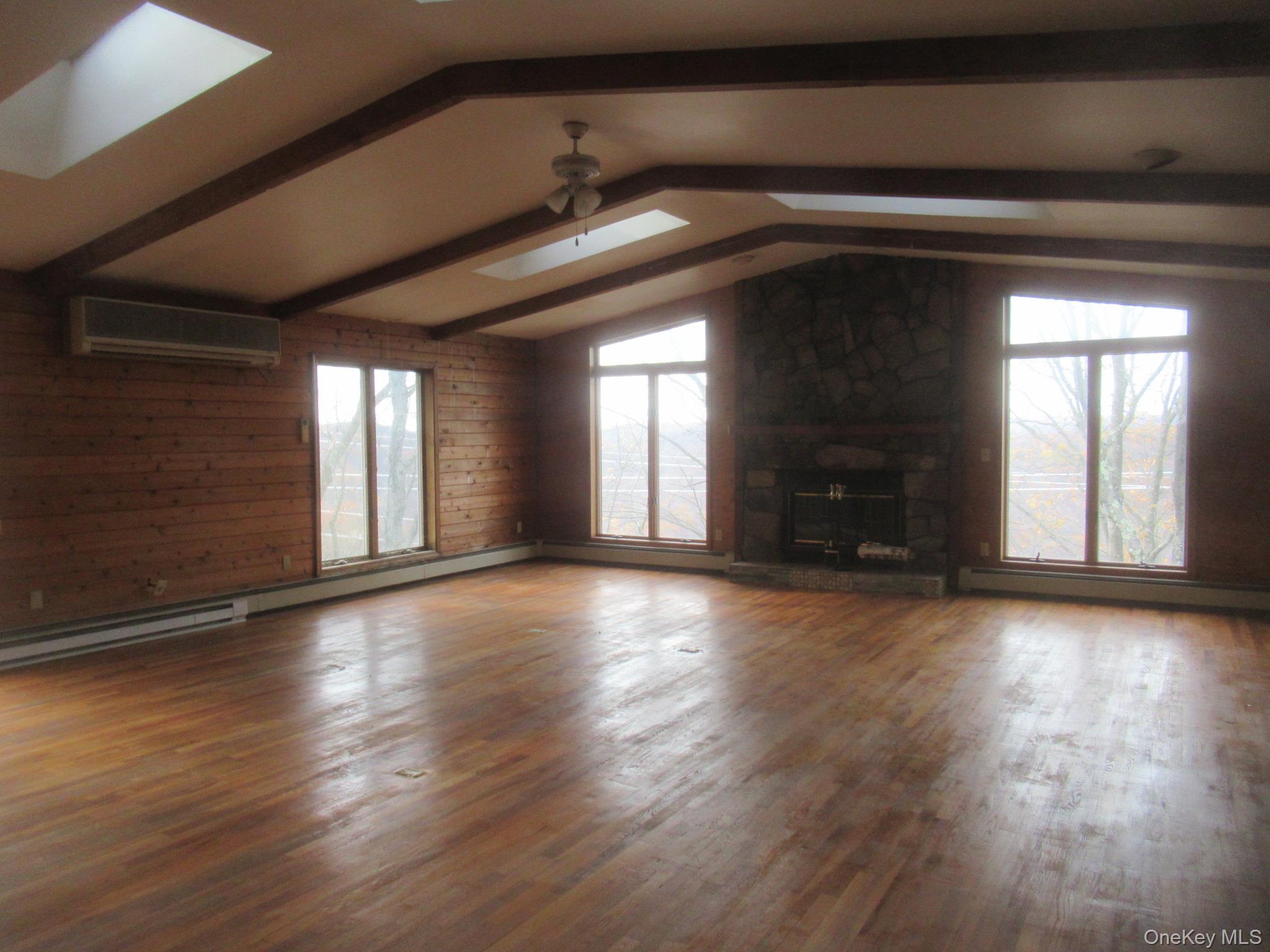 64 Hillside View Road Property Photo 4