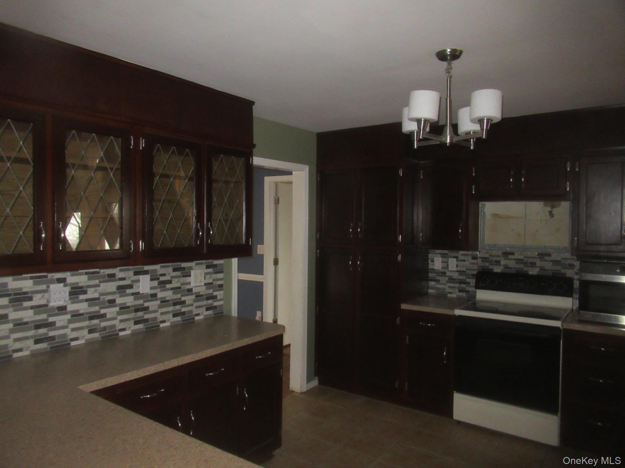 64 Hillside View Road Property Photo 6