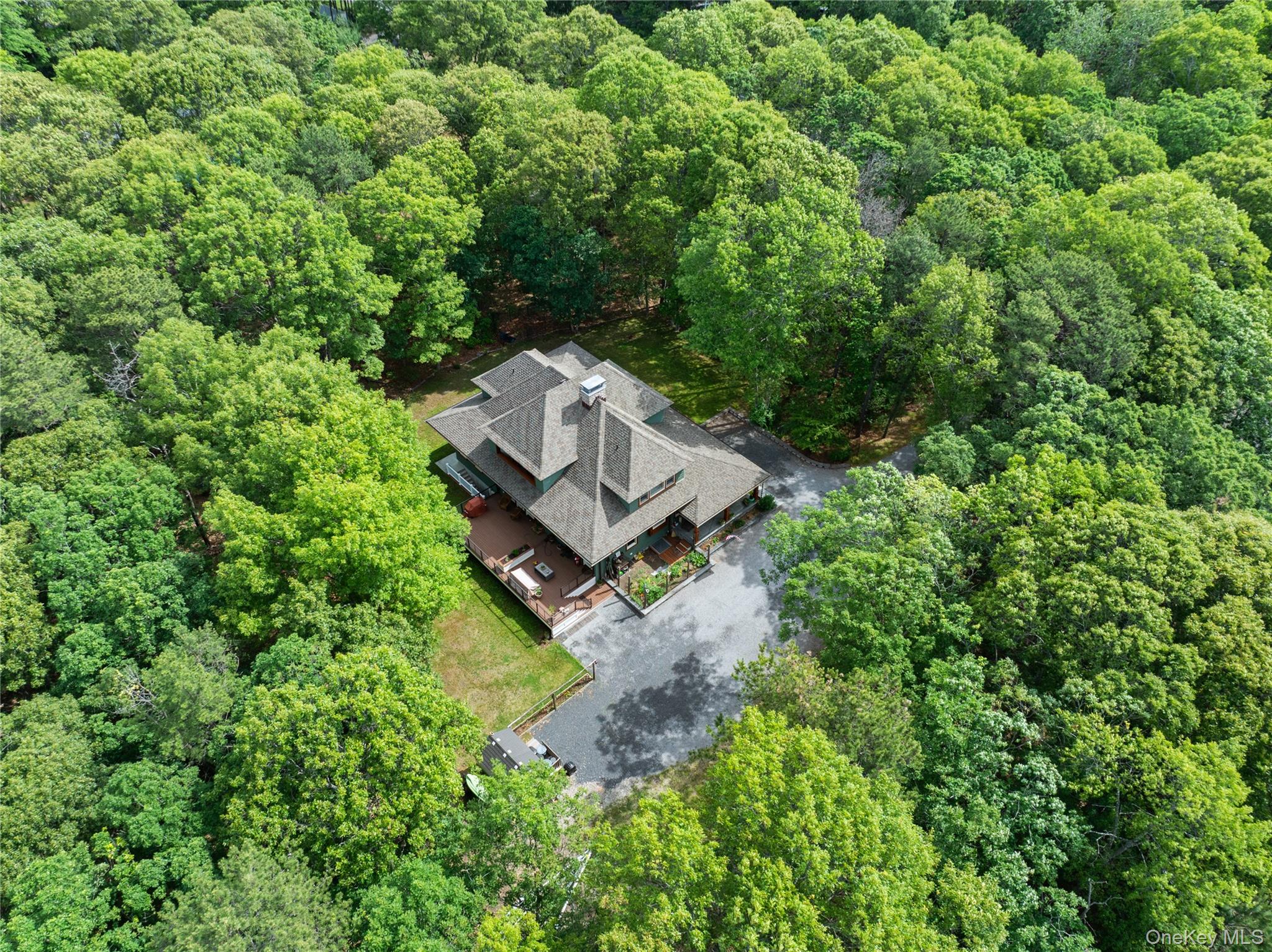 490 Wading River Road Property Photo 2