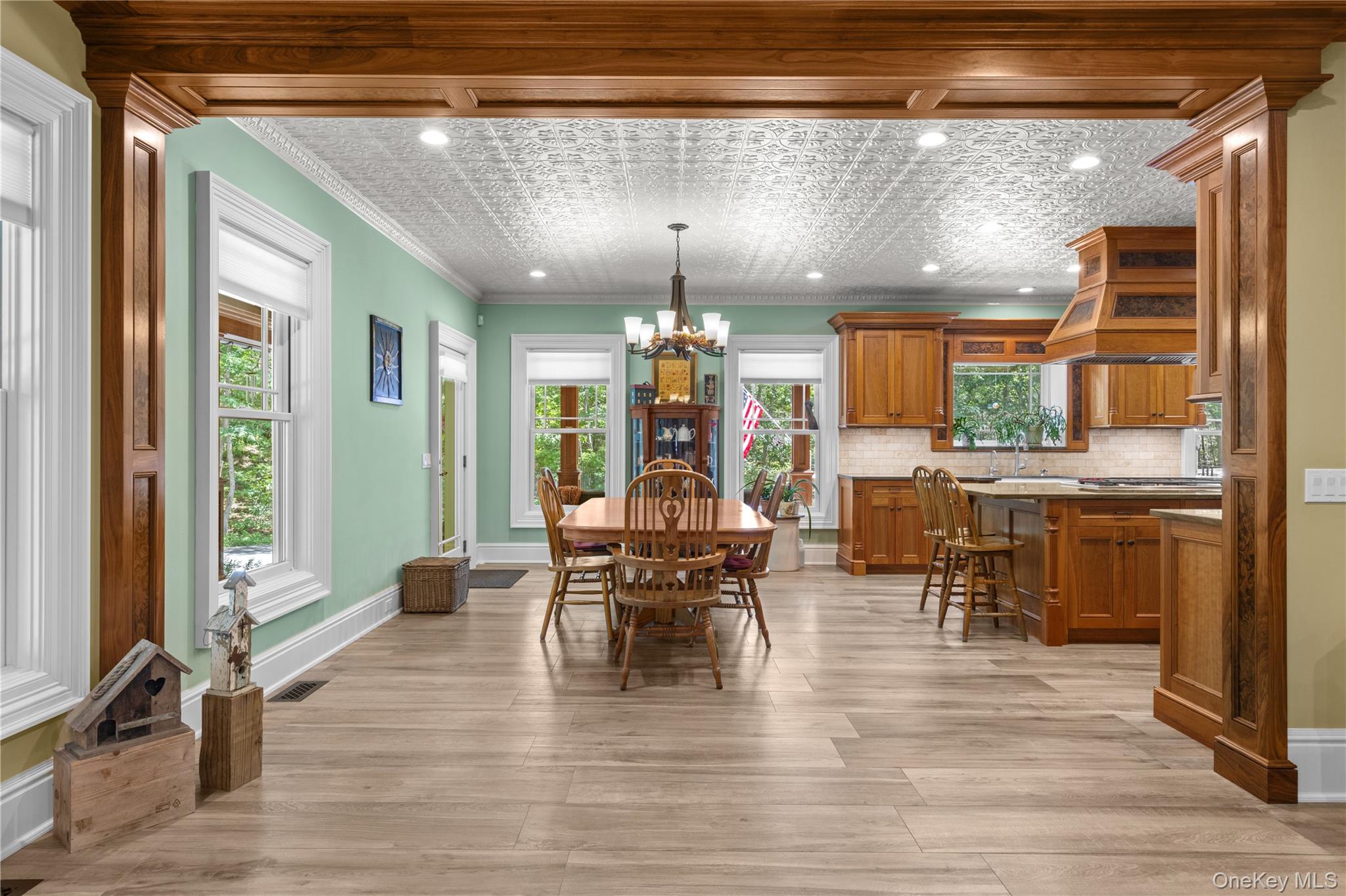 490 Wading River Road Property Photo 8