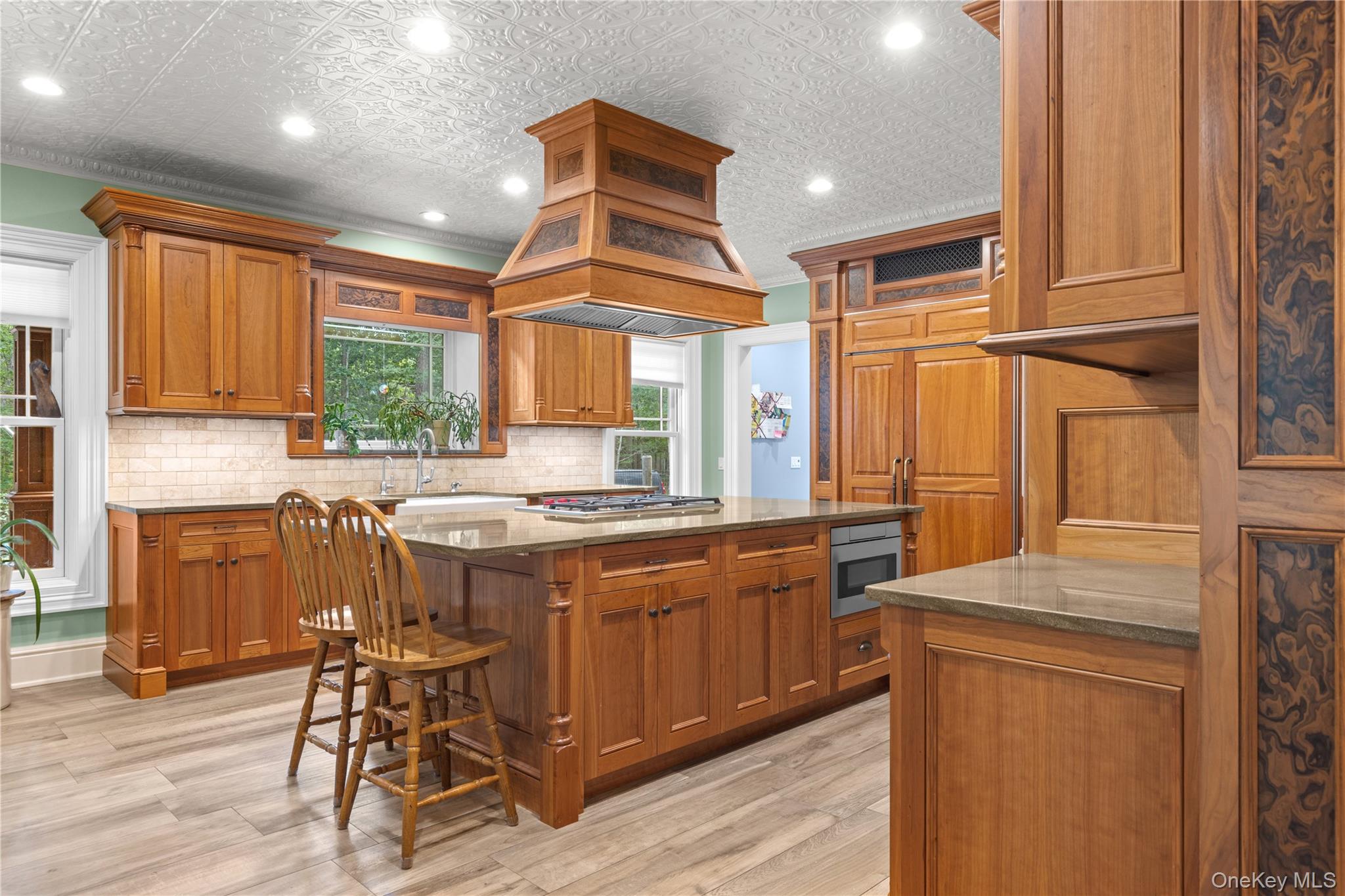 490 Wading River Road Property Photo 10