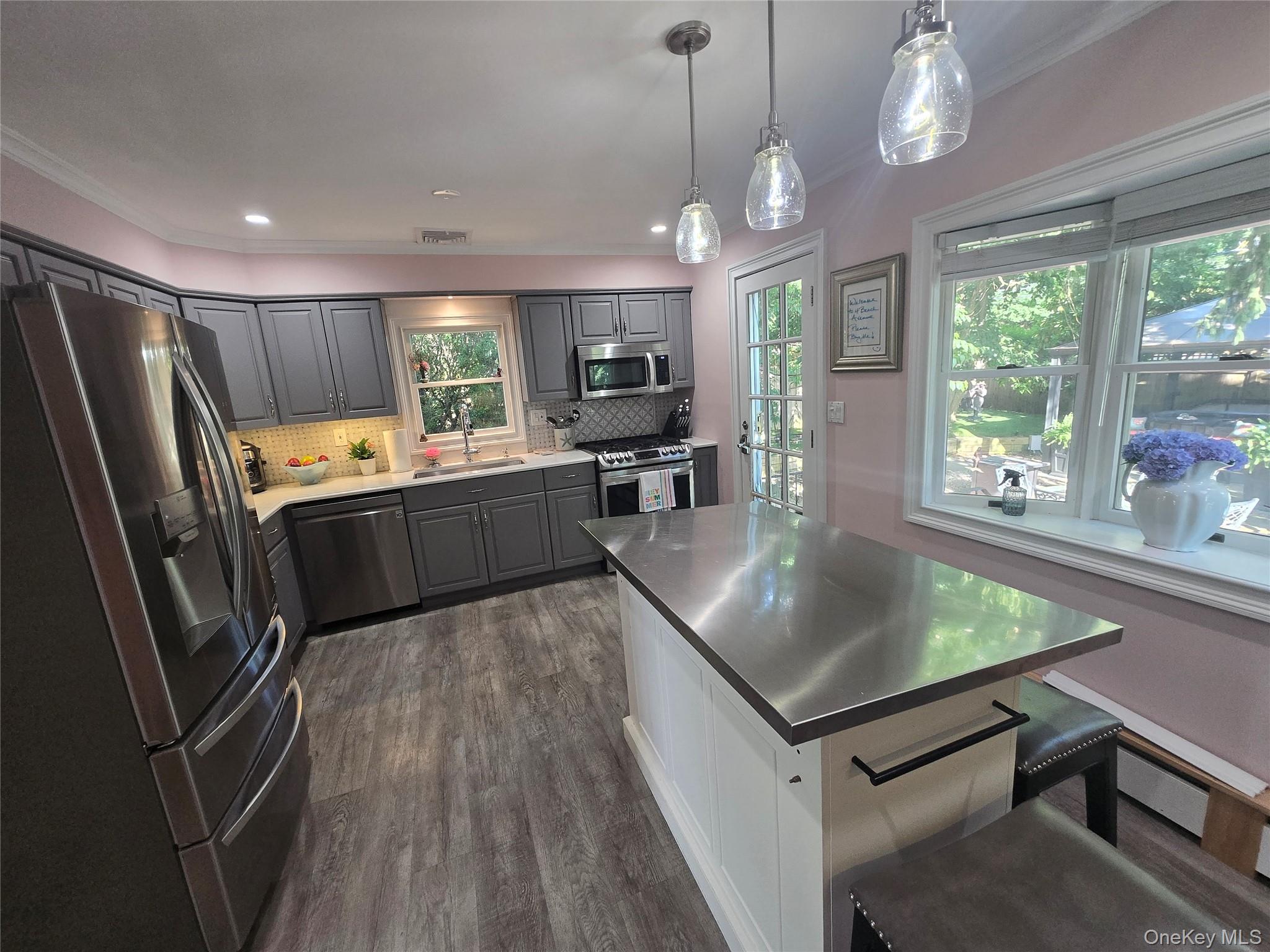 4 Beach Avenue Property Photo 2