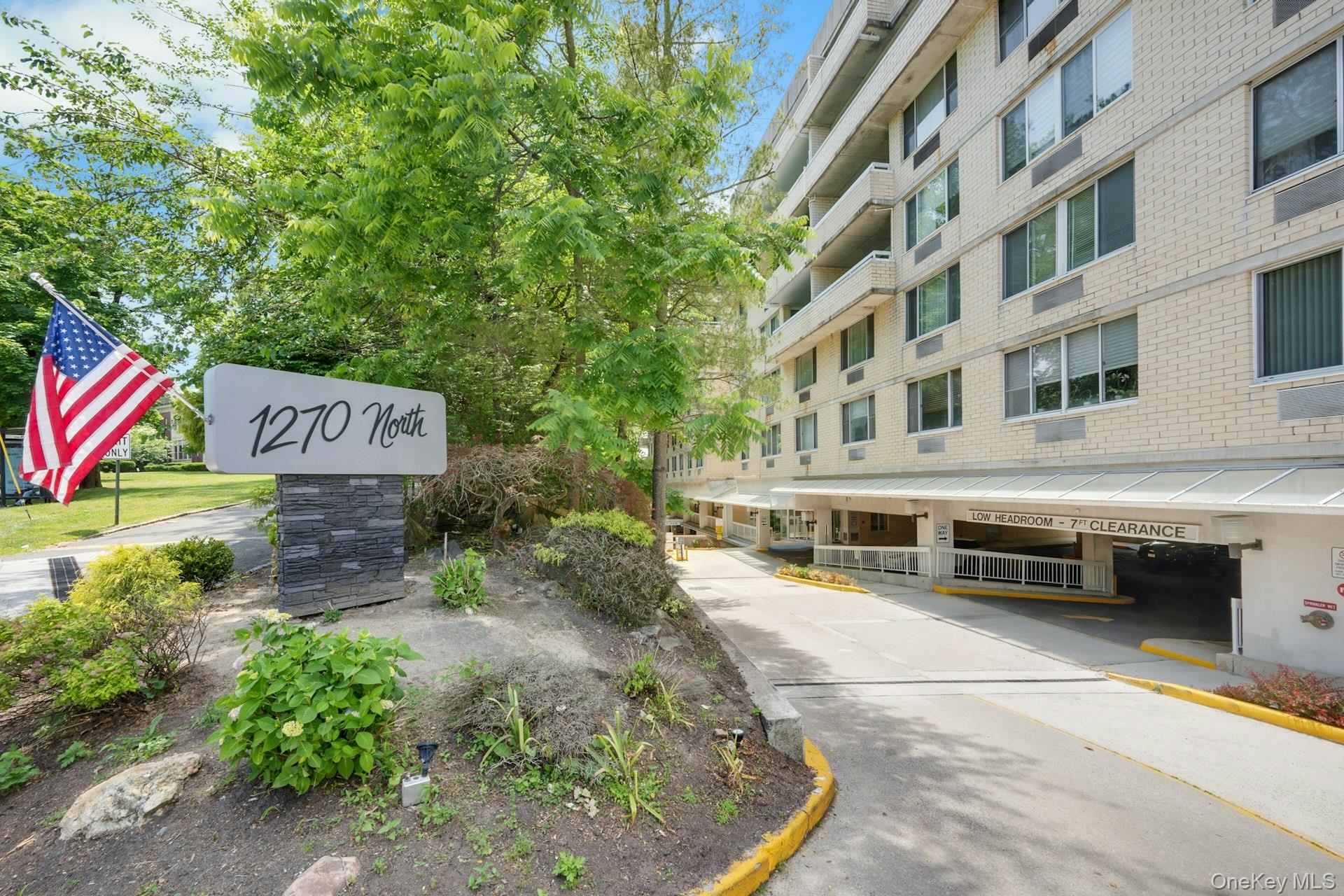 1270 North Avenue 1P Property Photo 1