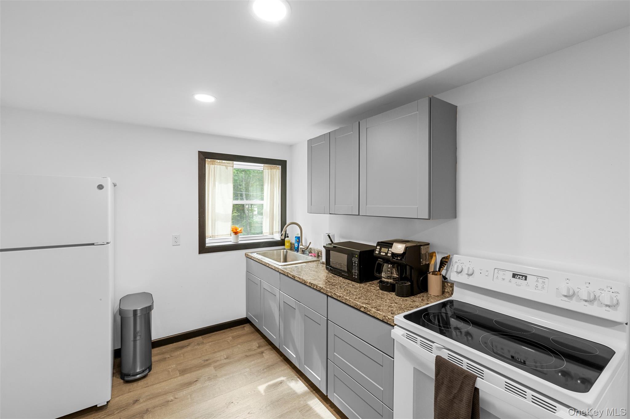 2 May Place Property Photo 45
