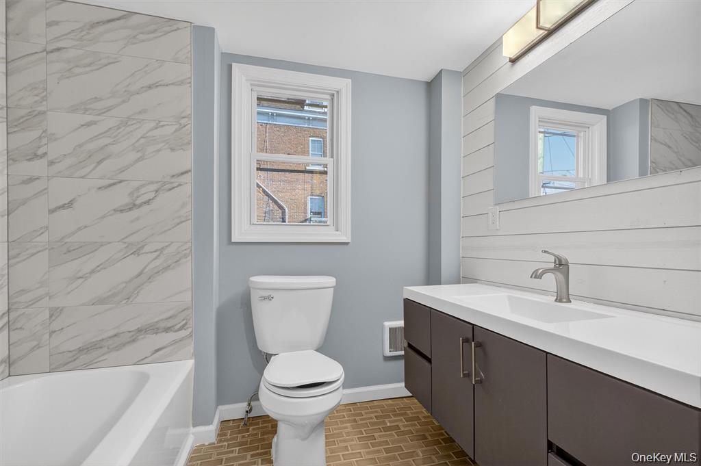 27 Spruce Street Property Photo 5