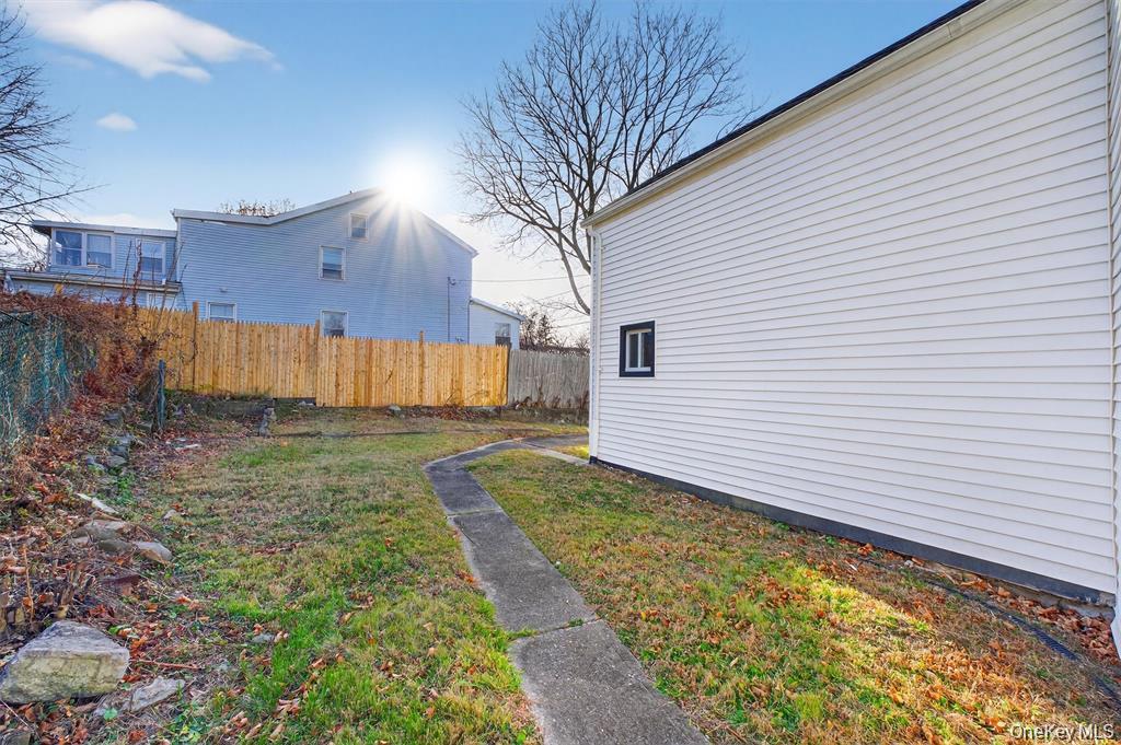 27 Spruce Street Property Photo 10