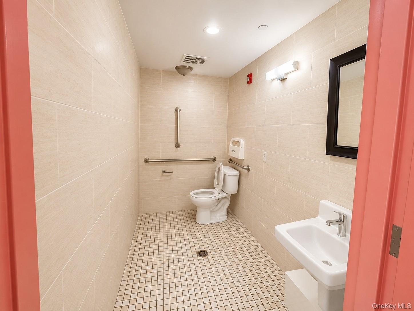 136-82 39th Avenue 2fl Property Photo 4