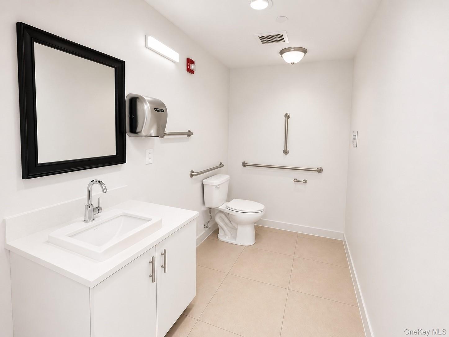 136-82 39th Avenue 2fl Property Photo 5