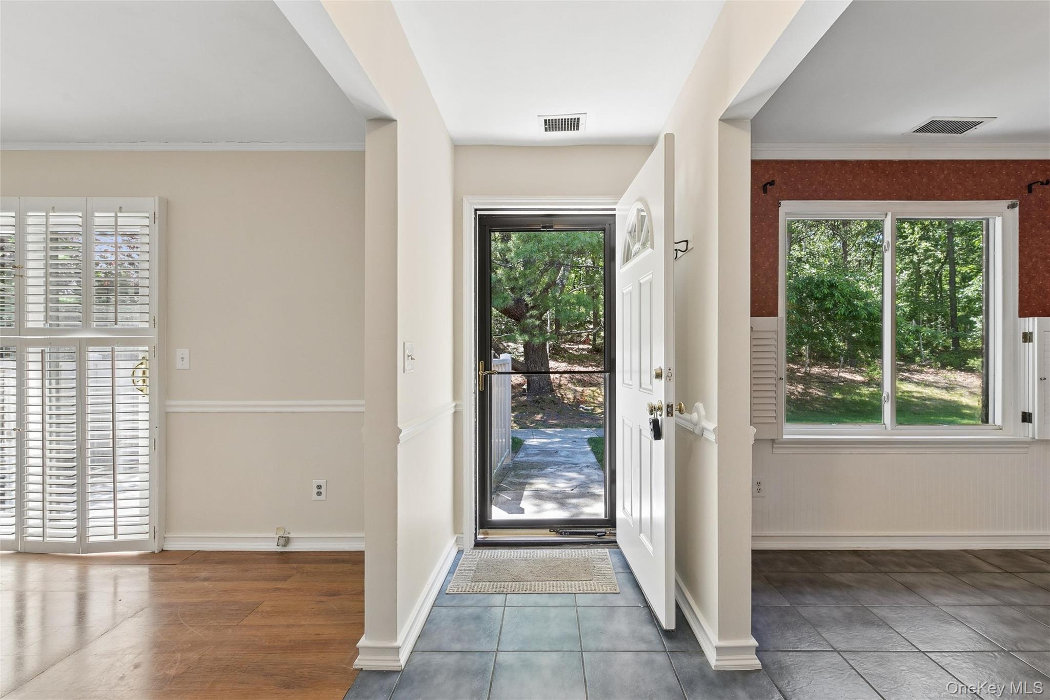 950 Skyline Drive Property Photo 3