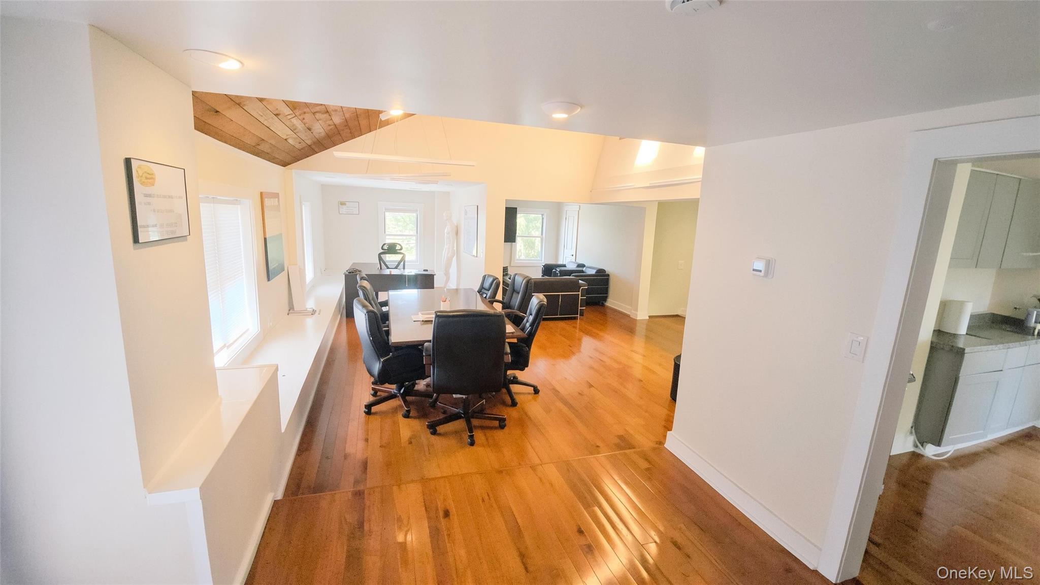 239 Lexington Avenue Property Photo 4