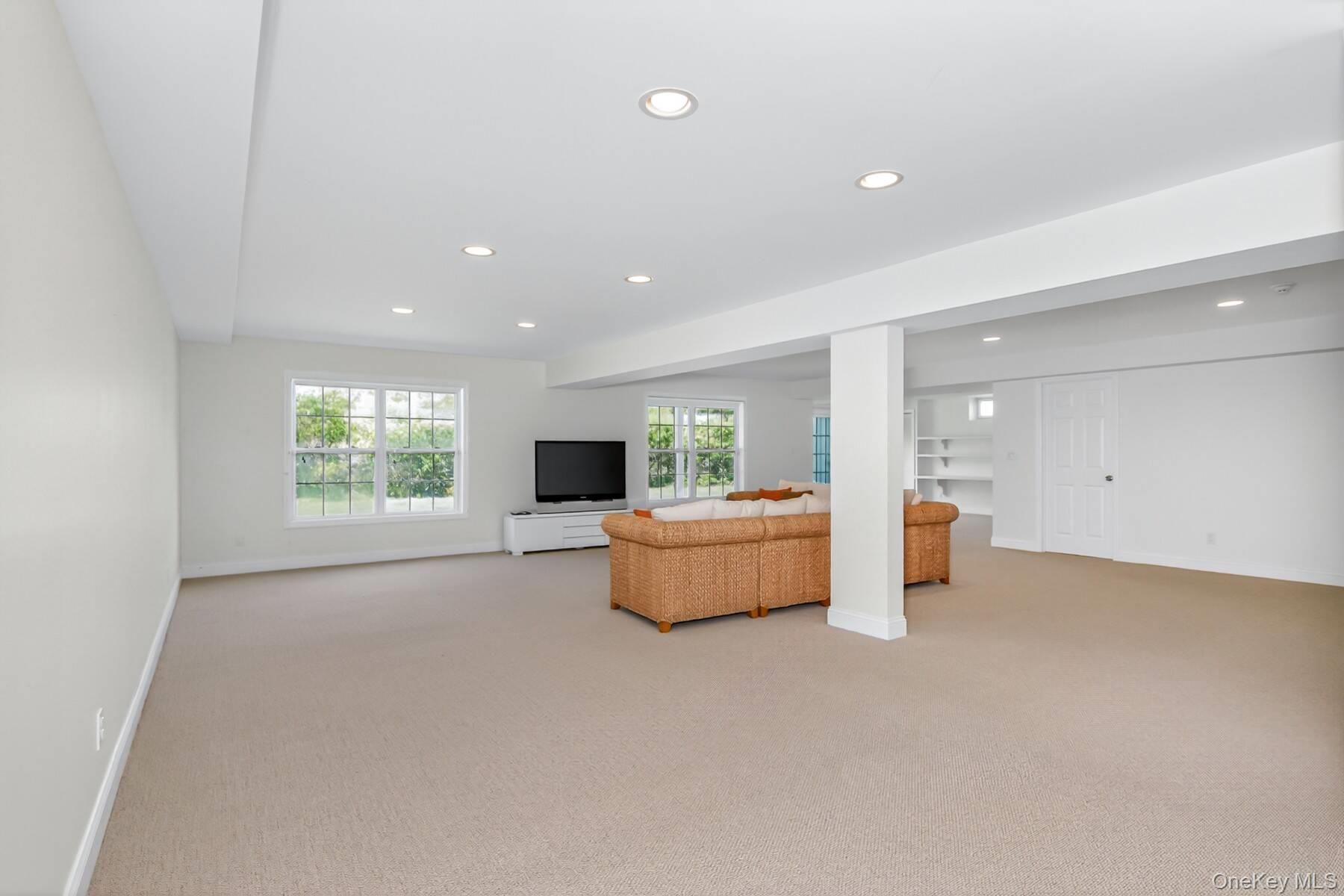 112 Ashley Property Photo 25