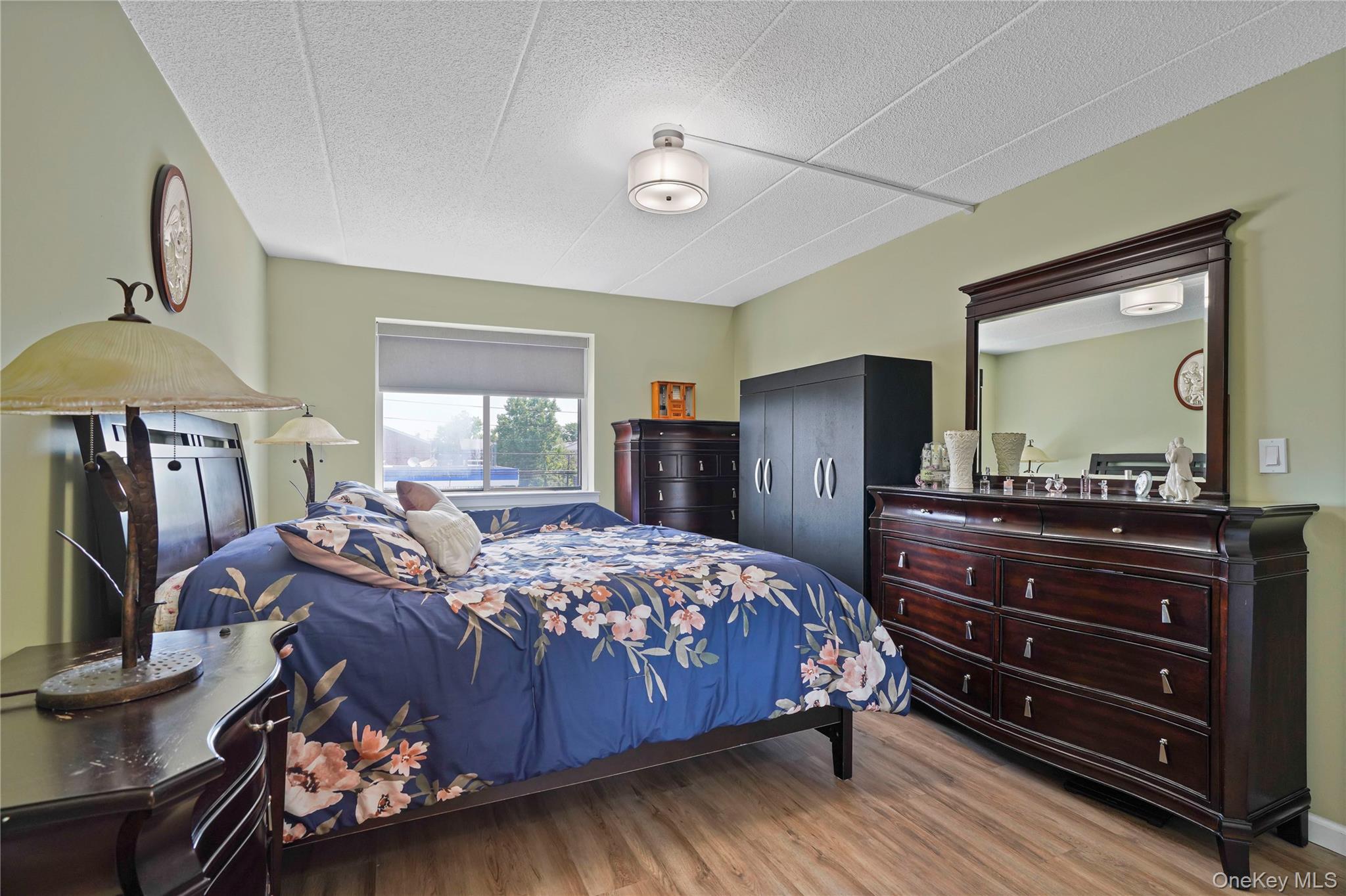 61-12 69th Street 2m Property Photo 25