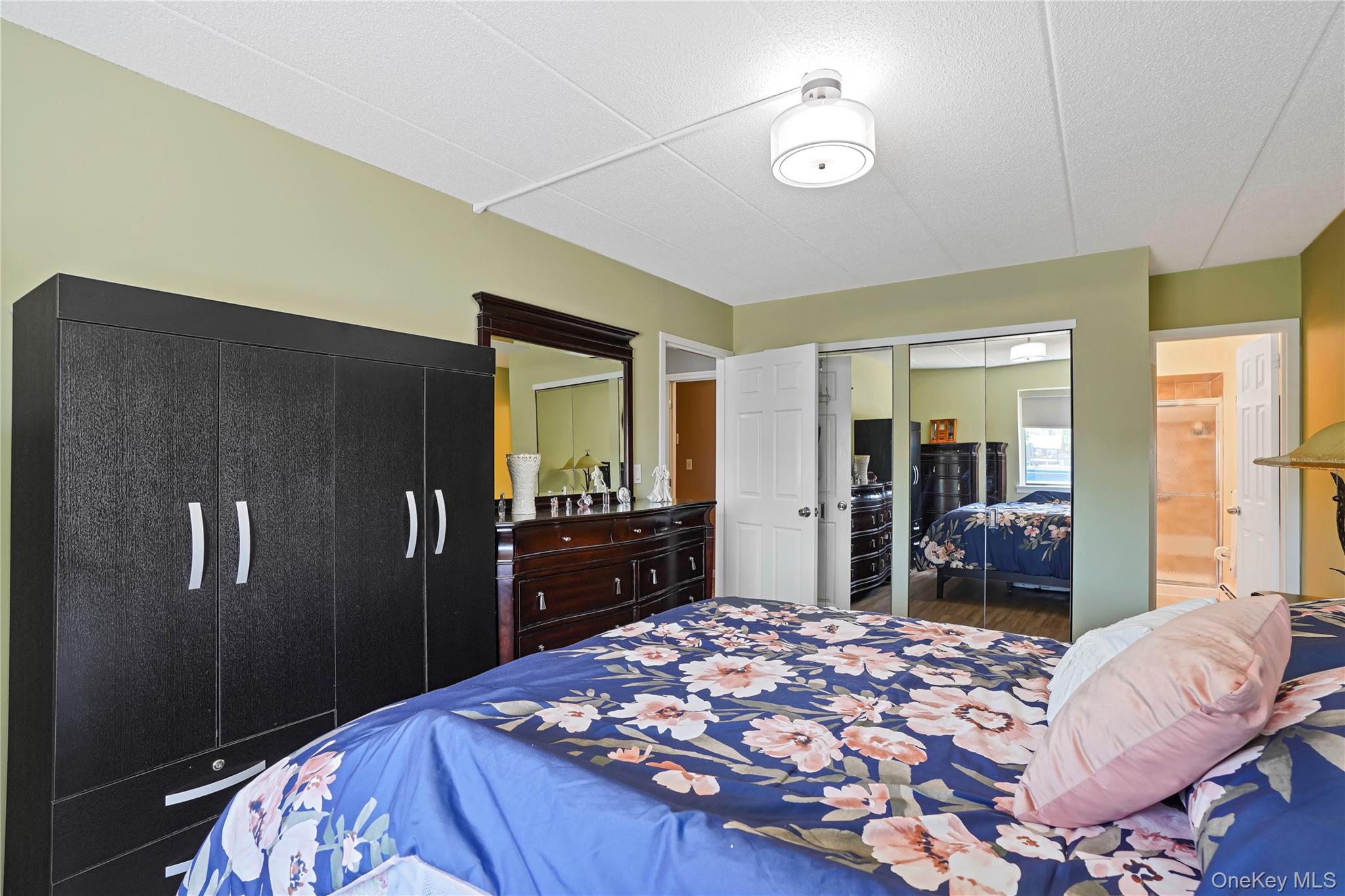 61-12 69th Street 2m Property Photo 27