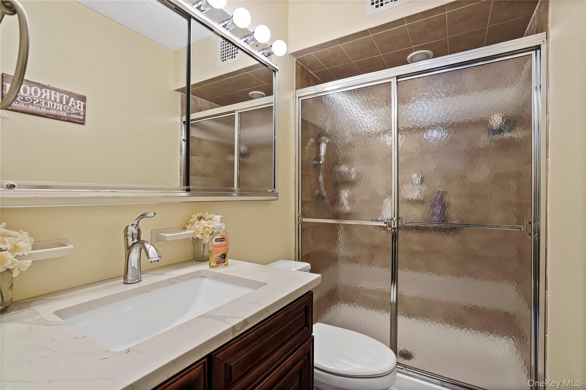 61-12 69th Street 2m Property Photo 28