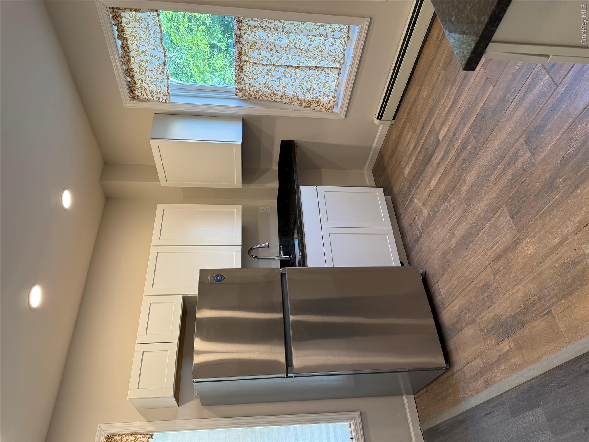 228 Mansion Street Property Photo 3