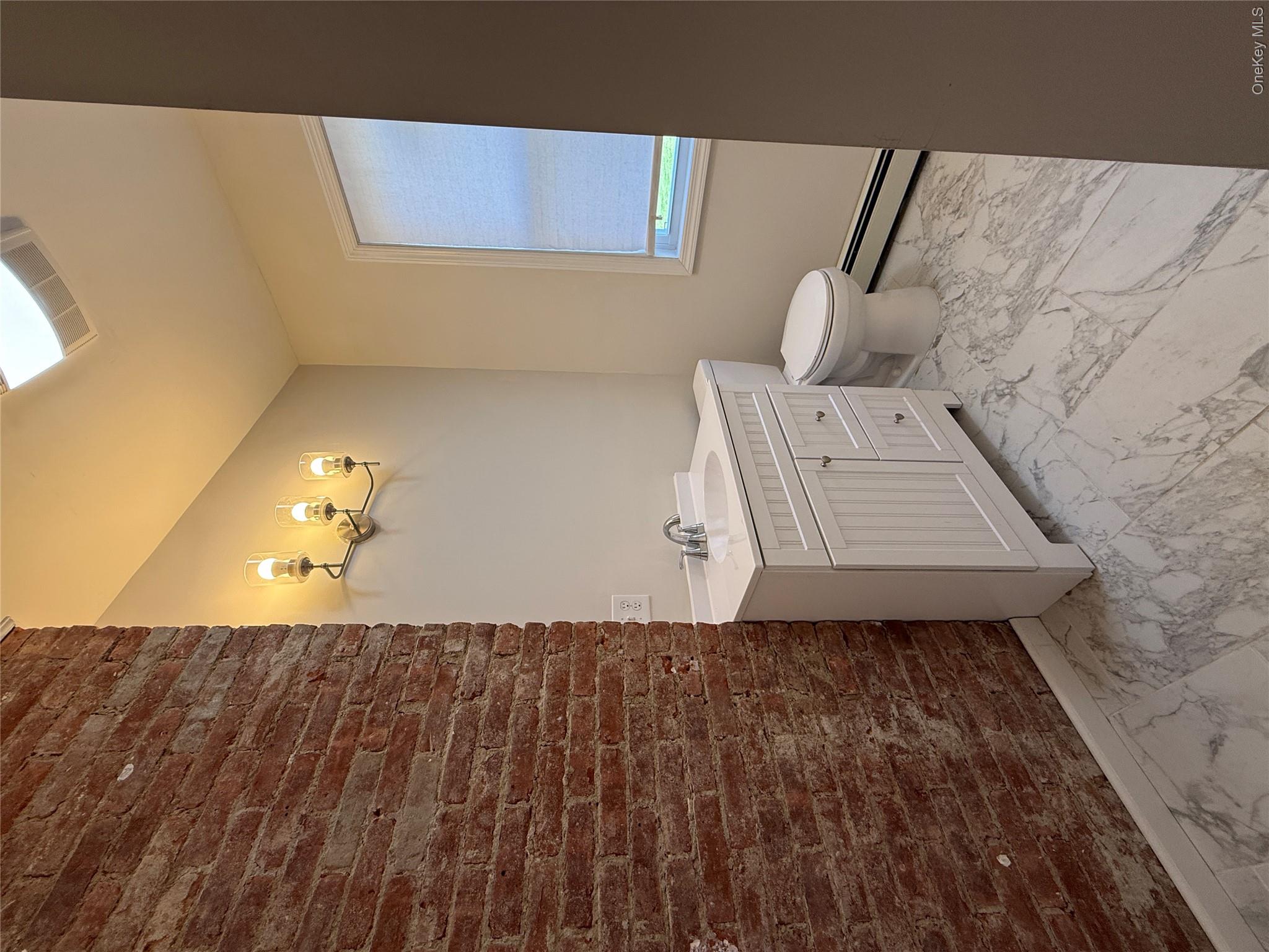 228 Mansion Street Property Photo 7